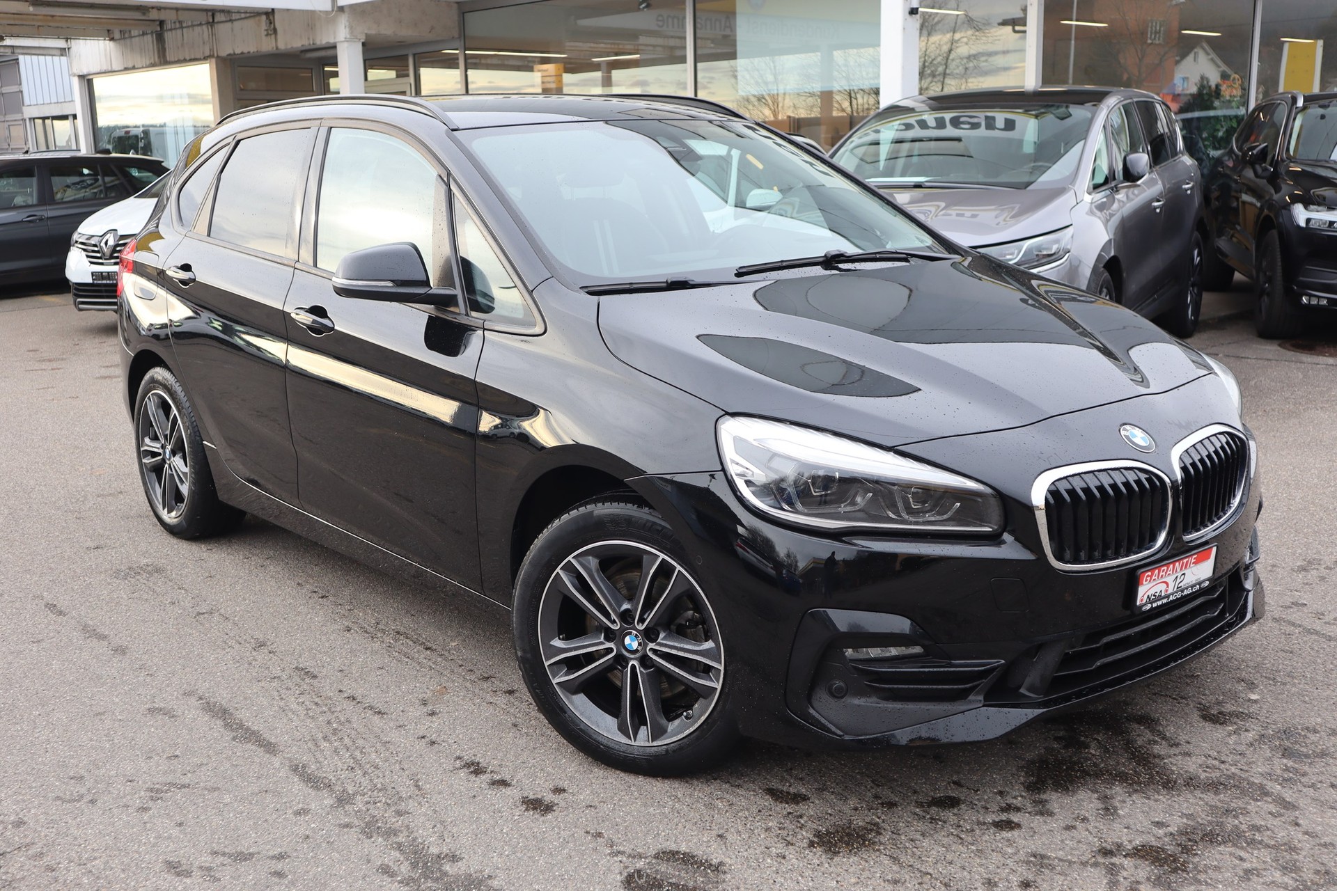 BMW 218d xDrive Active Tourer Steptronic ** Teil-Leder ** Navi mit RF-Kamera **