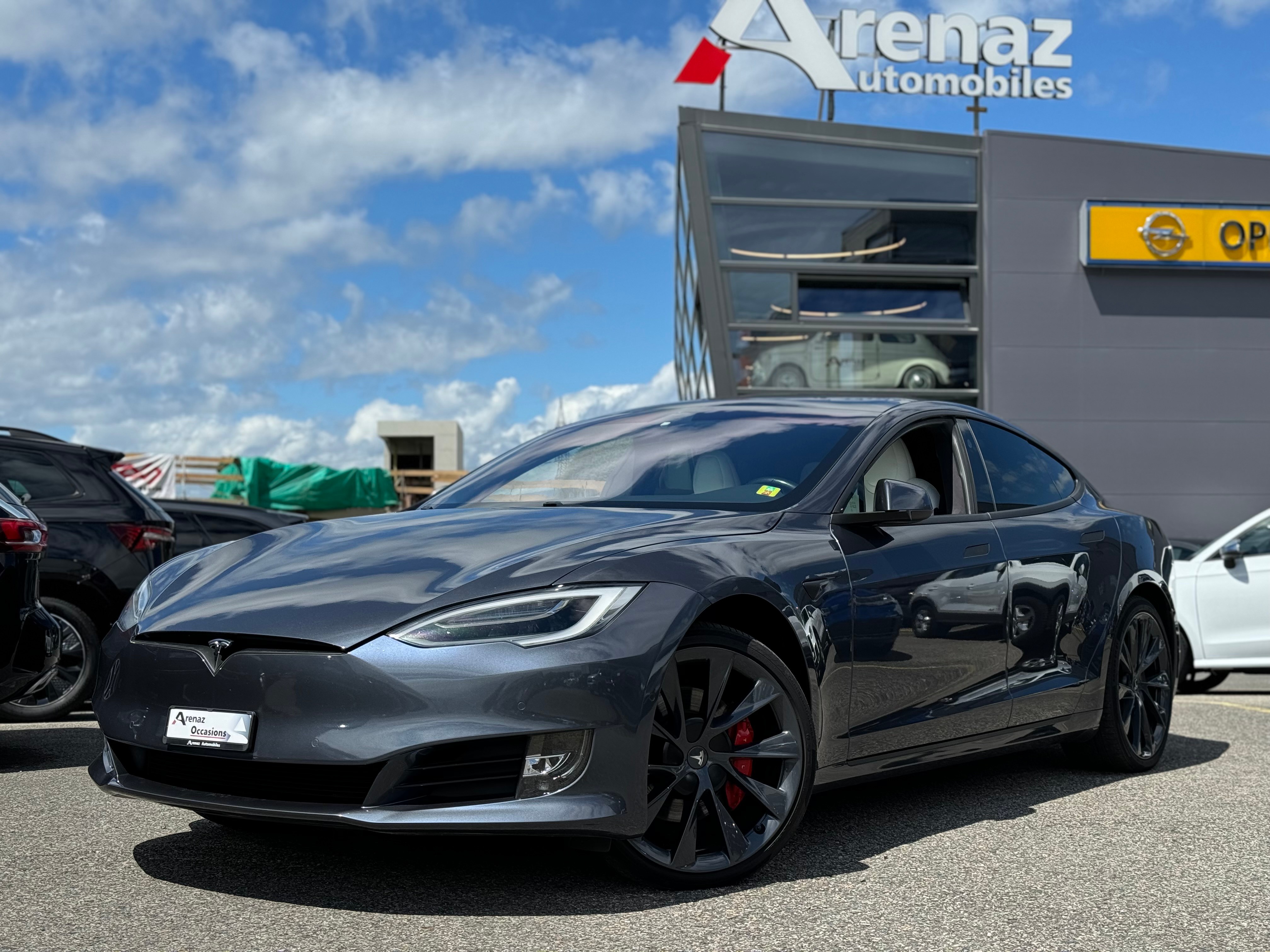 TESLA Model S Ludicrous Performance