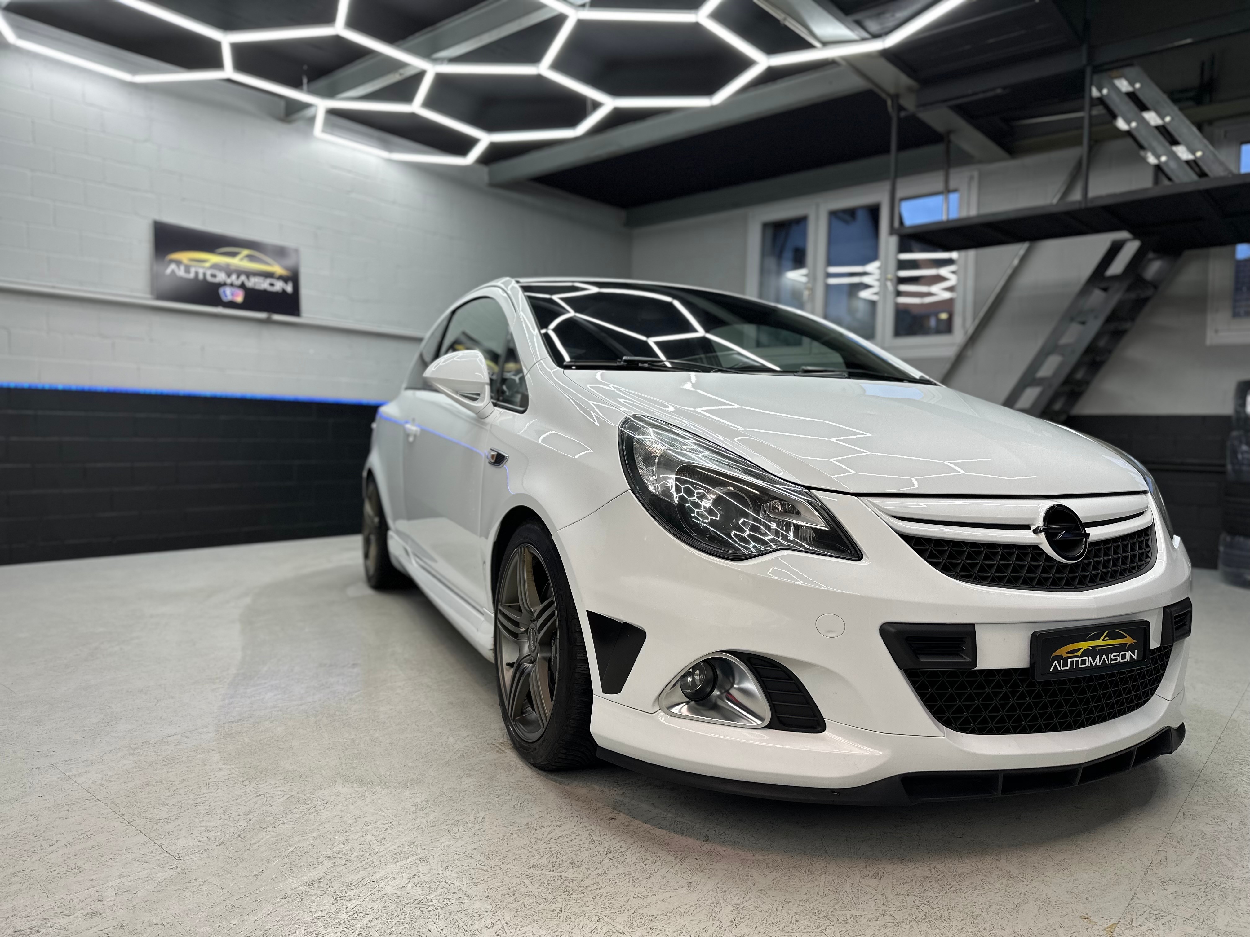 OPEL Corsa 1.6 Turbo OPC Nürburgring Edition