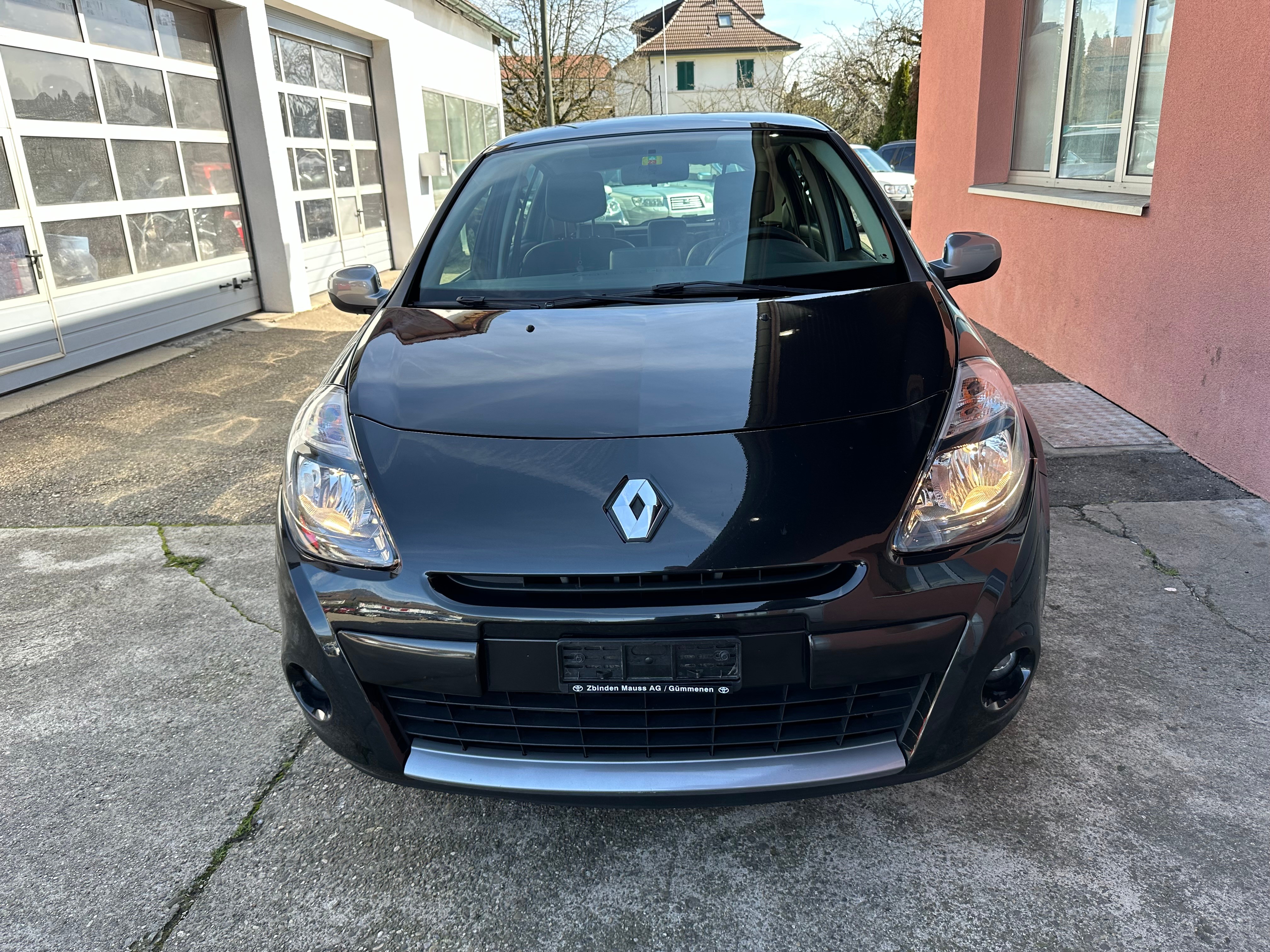 RENAULT Clio 1.2 16V Turbo Night&Day