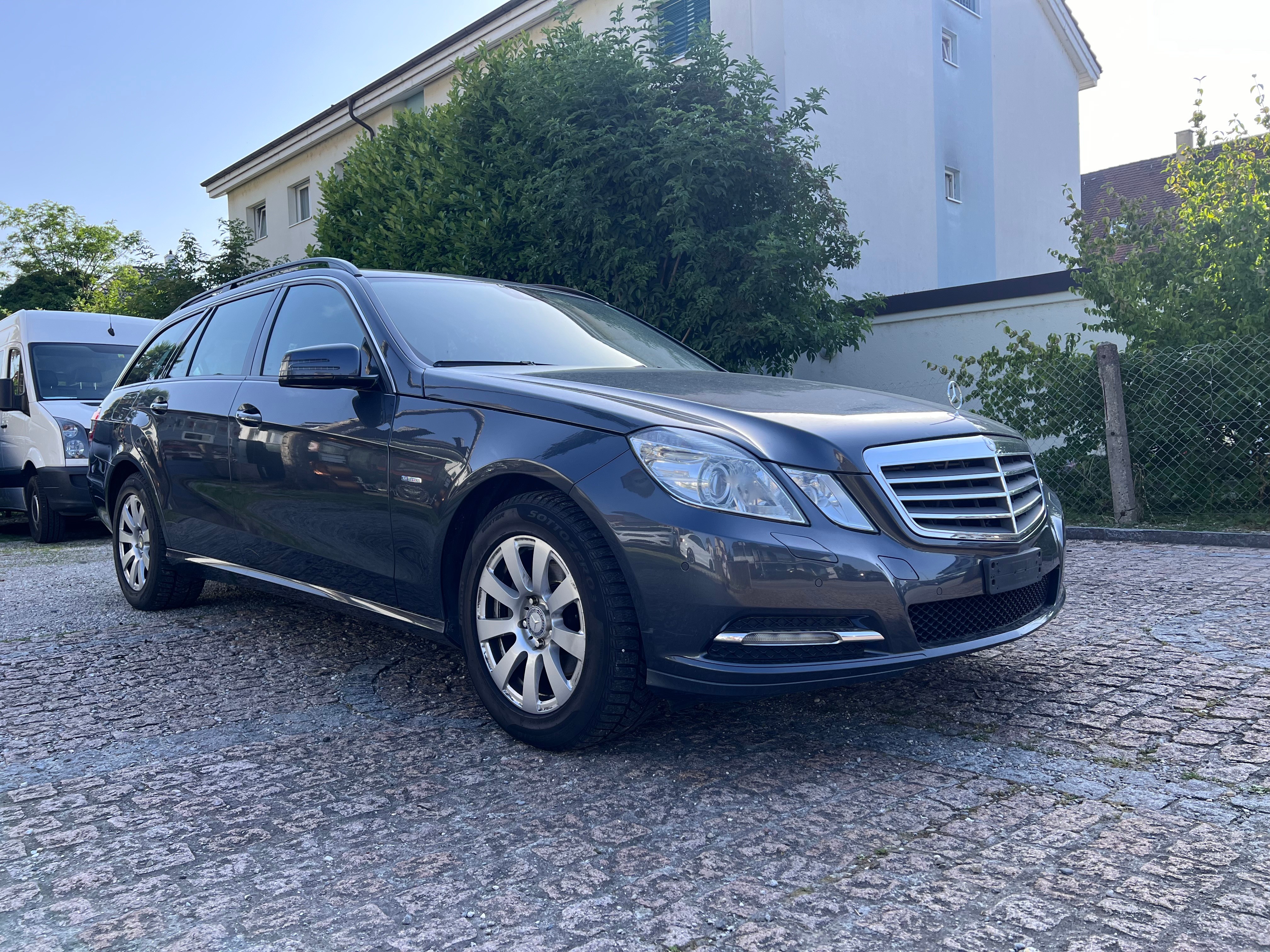 MERCEDES-BENZ E 200 CDI BlueEfficiency Automatic