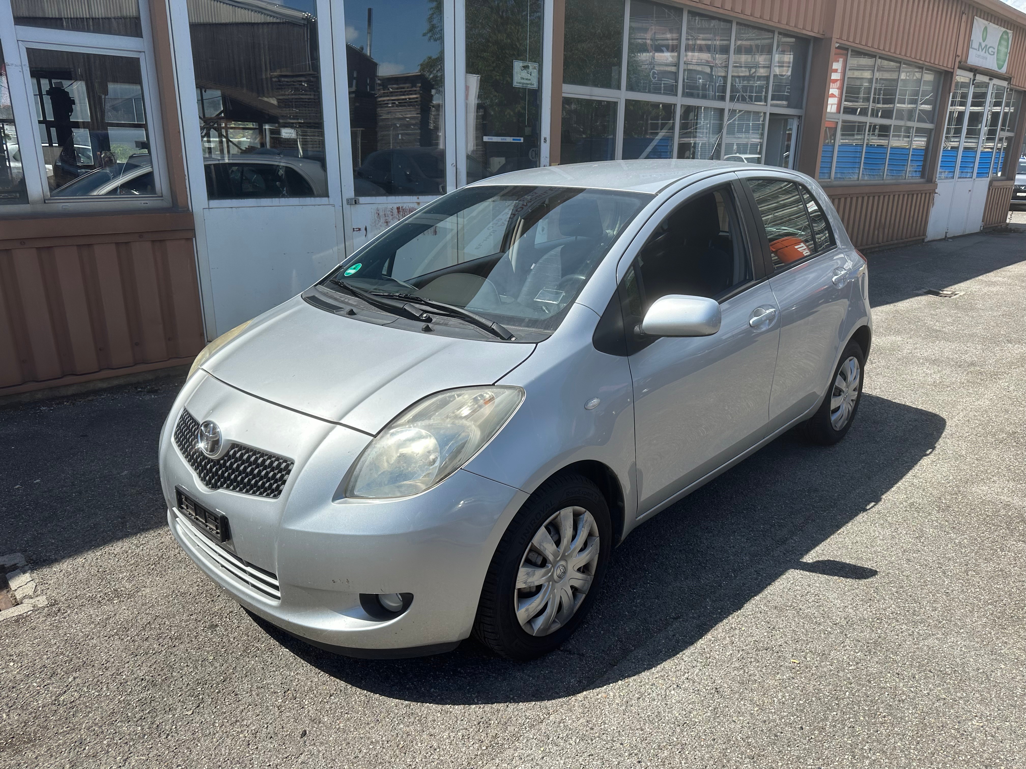 TOYOTA Yaris 1.3 Linea Luna