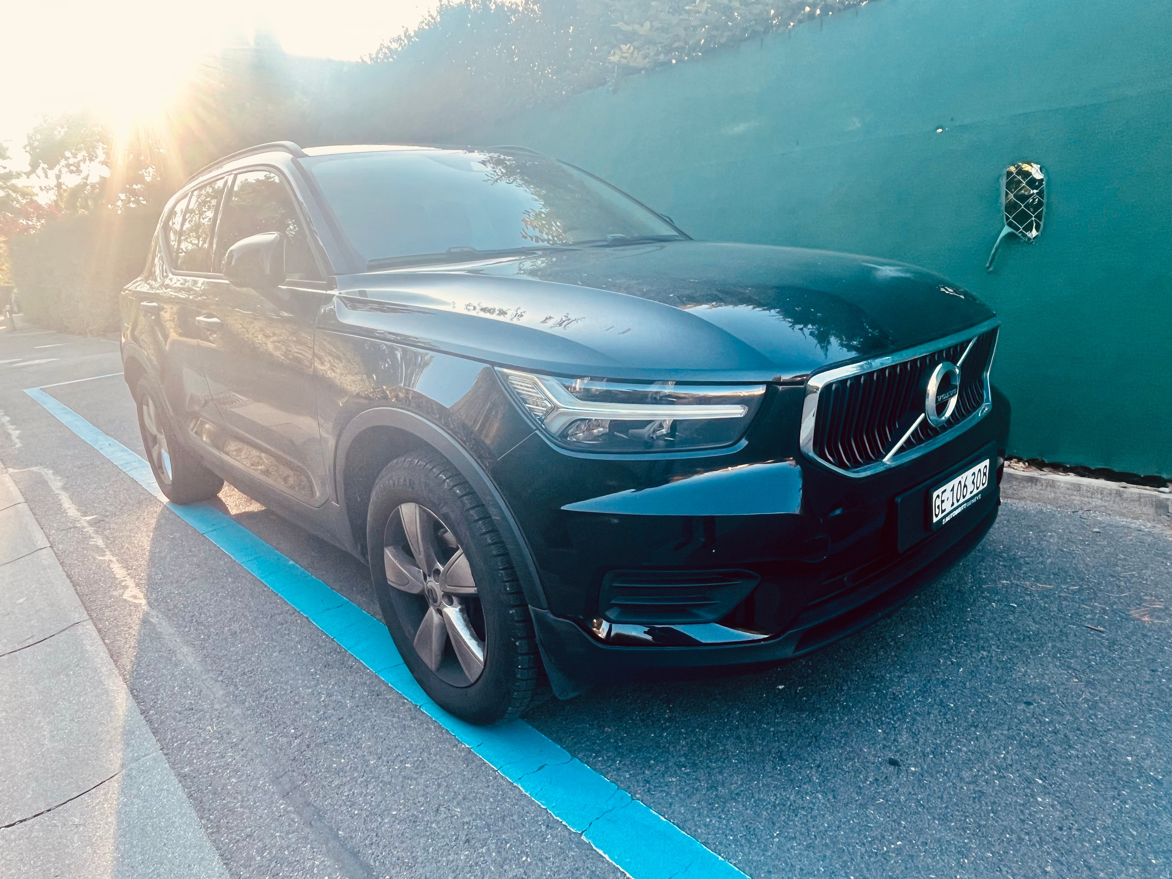 VOLVO XC40 T2 Momentum Light