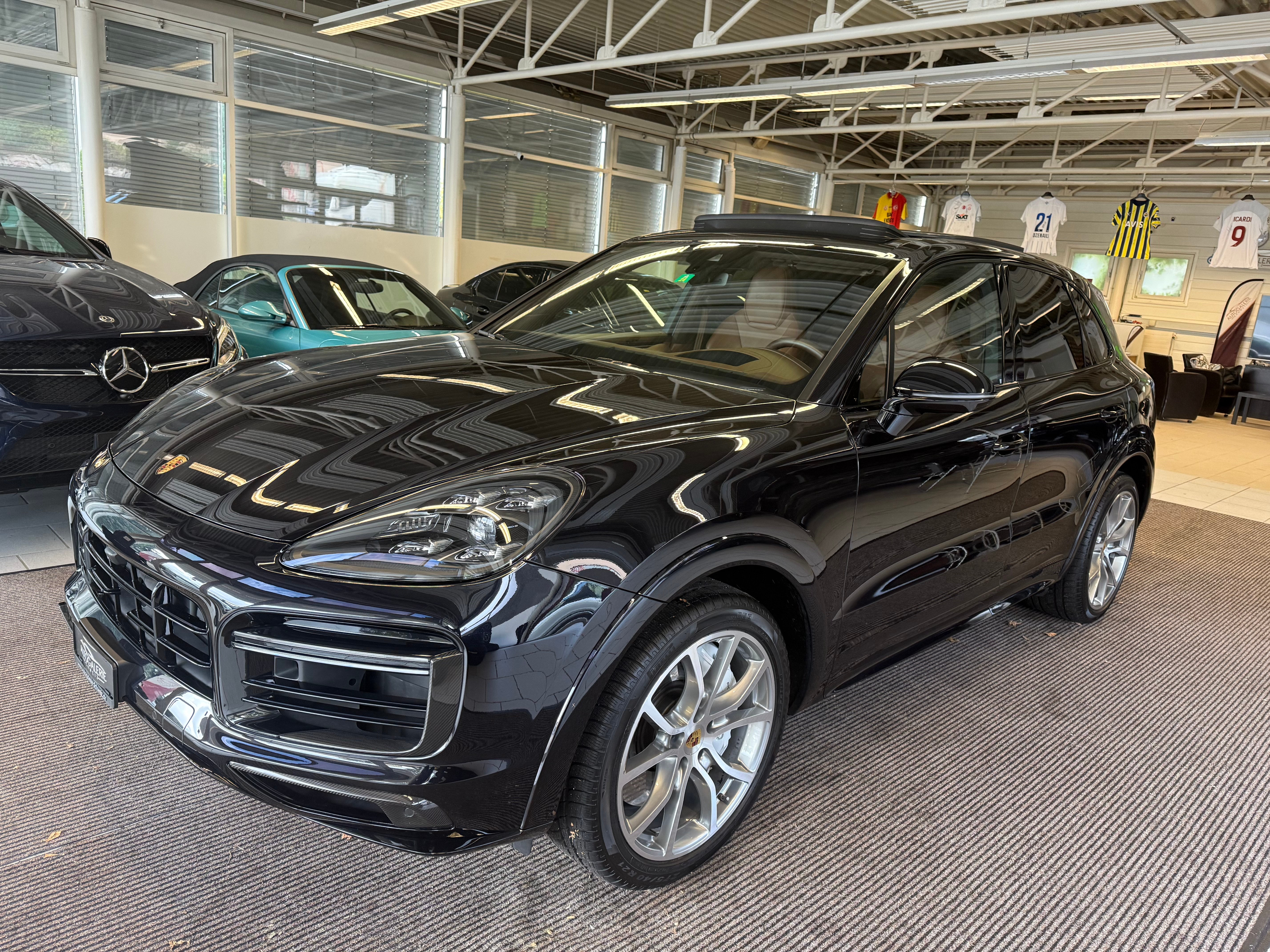 PORSCHE Cayenne Turbo | CH Fahrz. | Porsche Garantie 10/2025 | Leder Tartufo Braun | CARBON Ext.+Int. | Nachtsicht | Pano | All