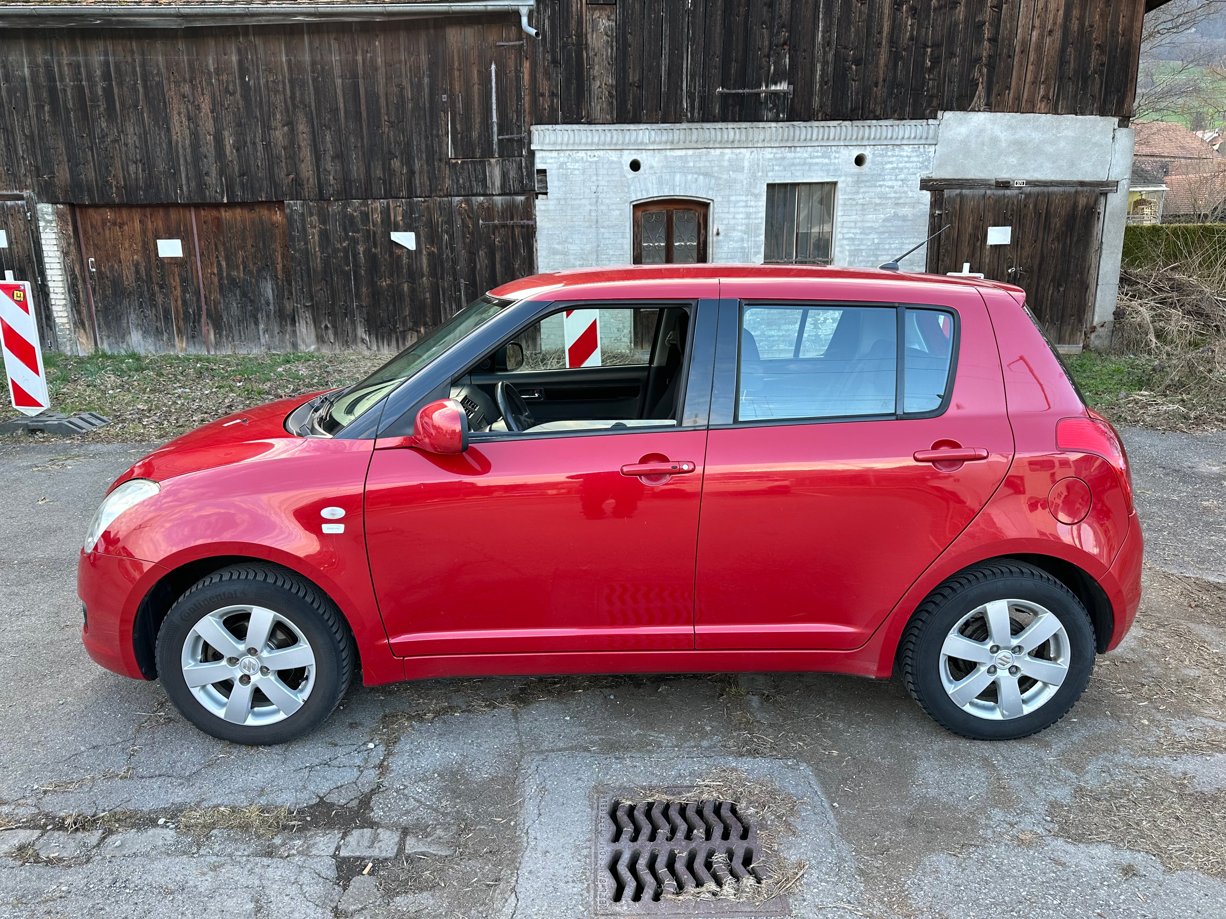 SUZUKI Swift 1.3i 16V GL Top 4x4