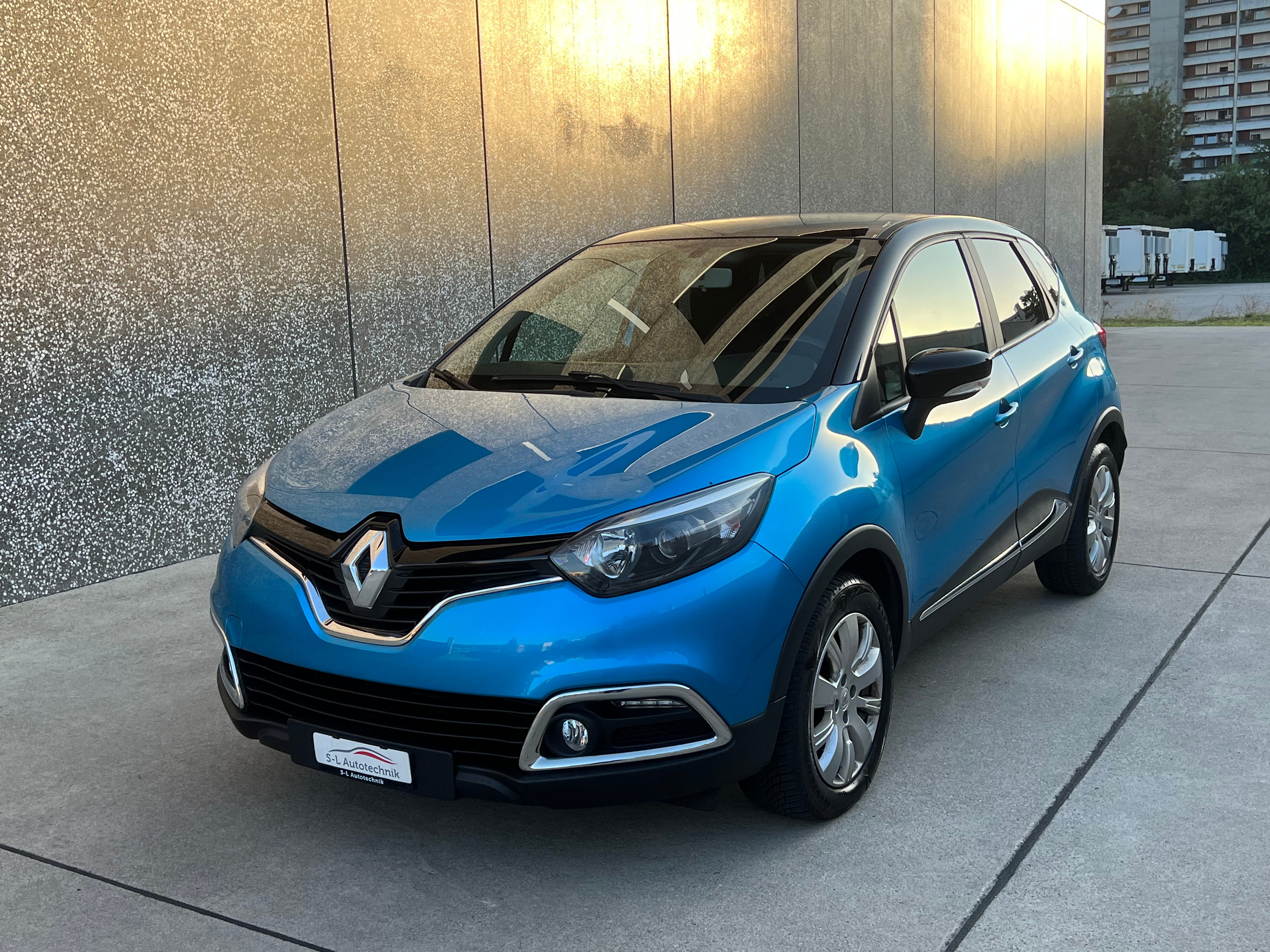 RENAULT Captur 1.2 T 16V Dynamique EDC