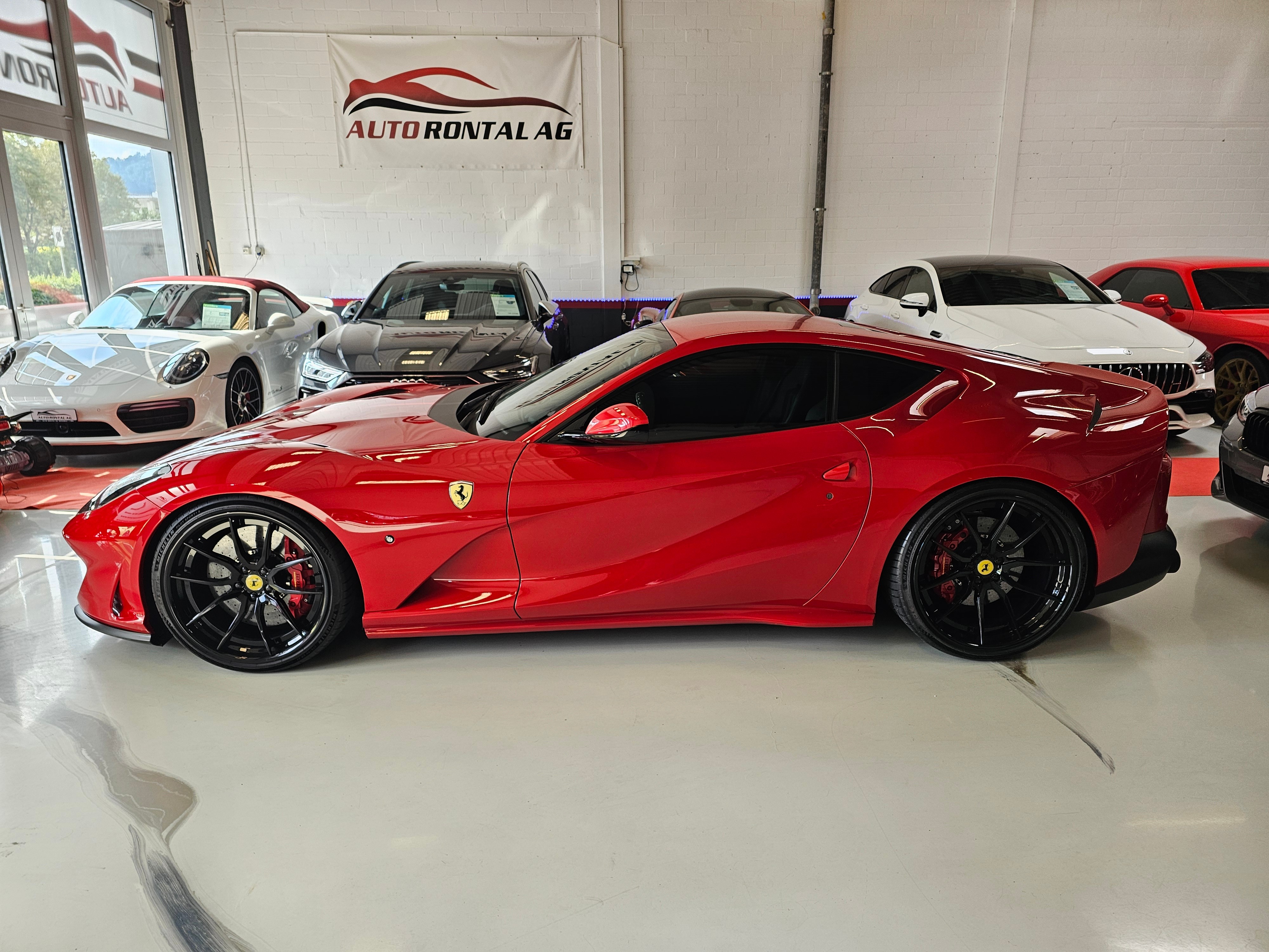 FERRARI 812 Superfast