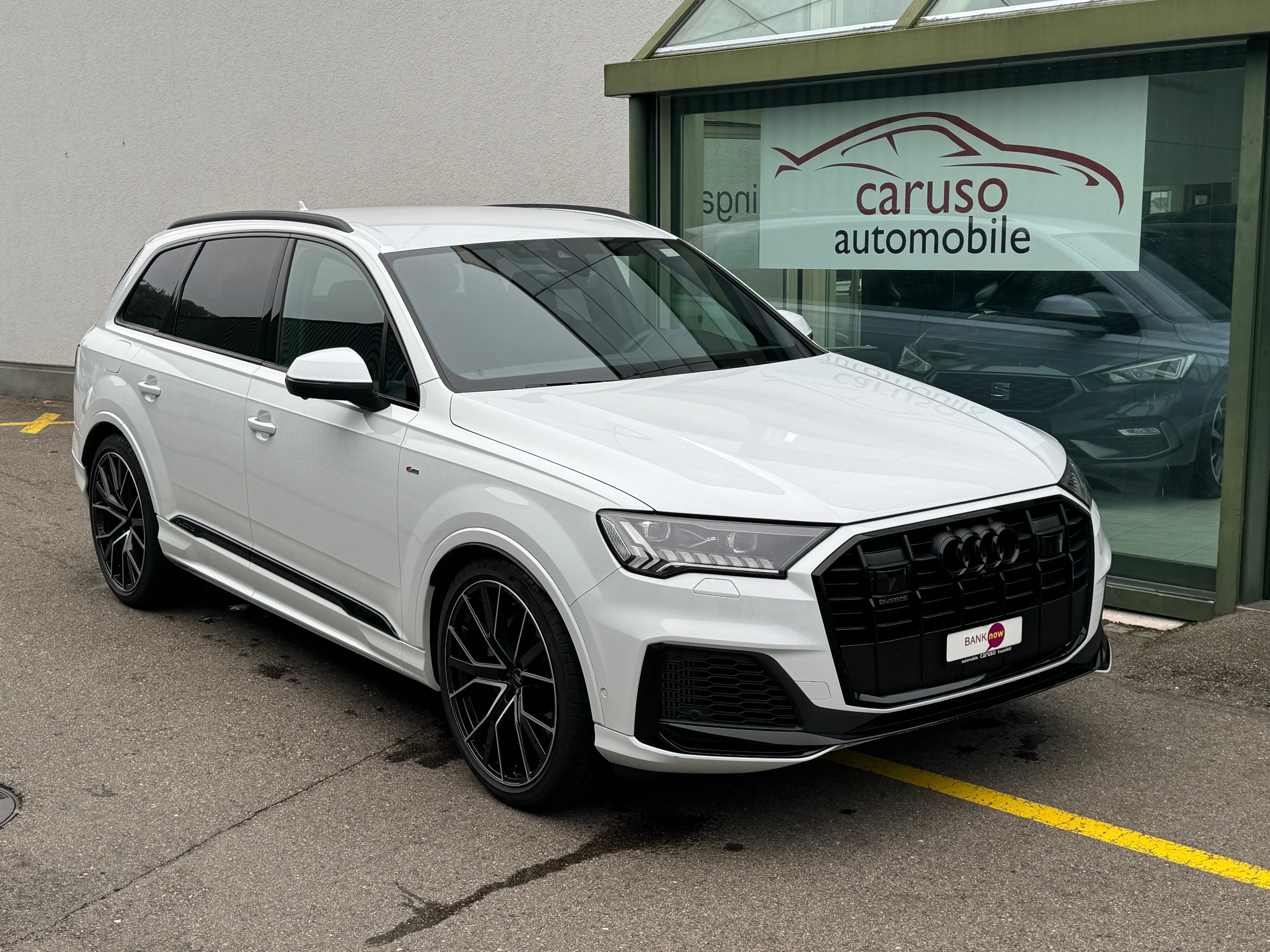 AUDI Q7 55 TFSI S Line quattro 7 Platzer 22