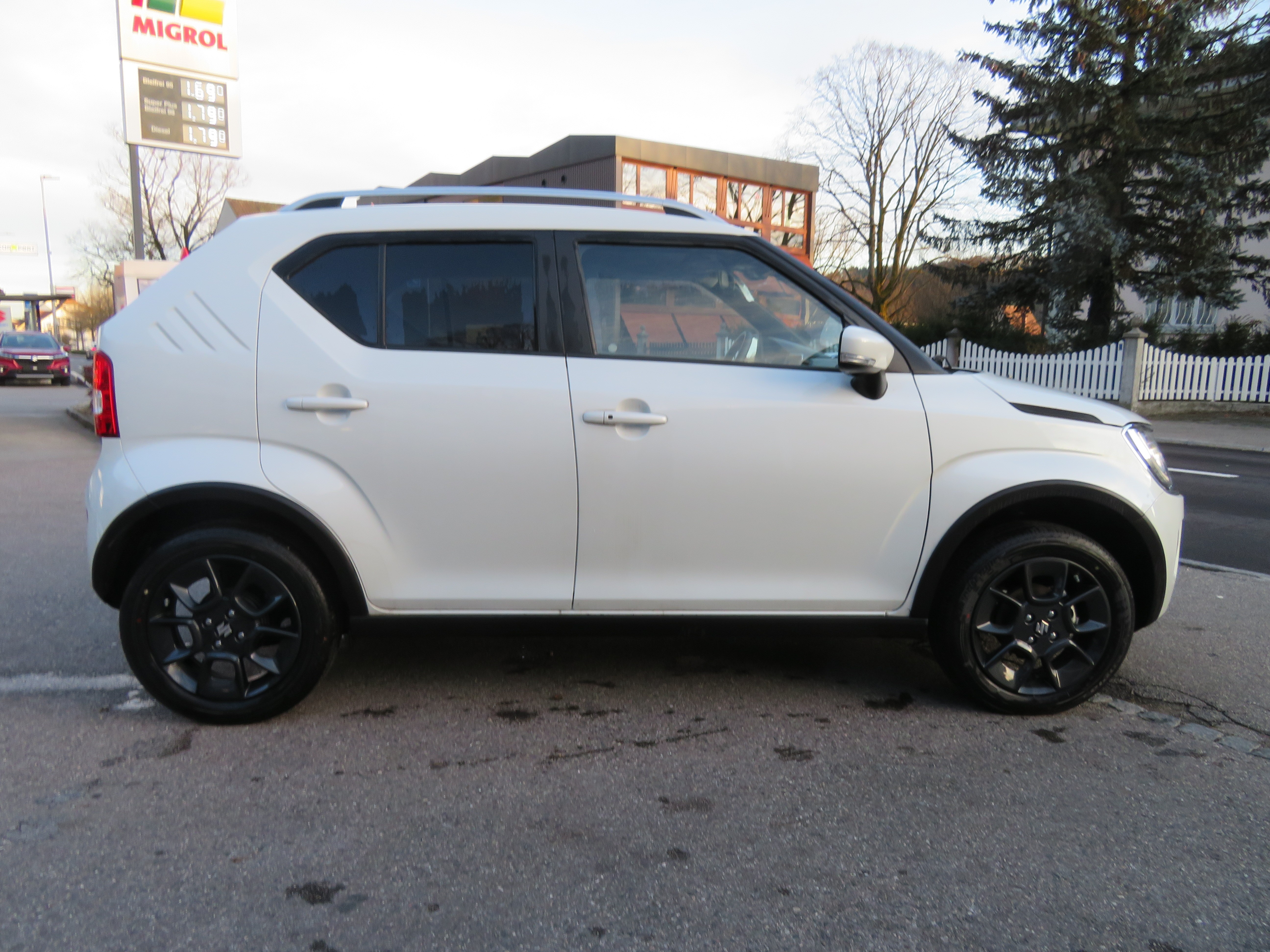 SUZUKI Ignis 1.2i Compact Top Hybrid 4x4