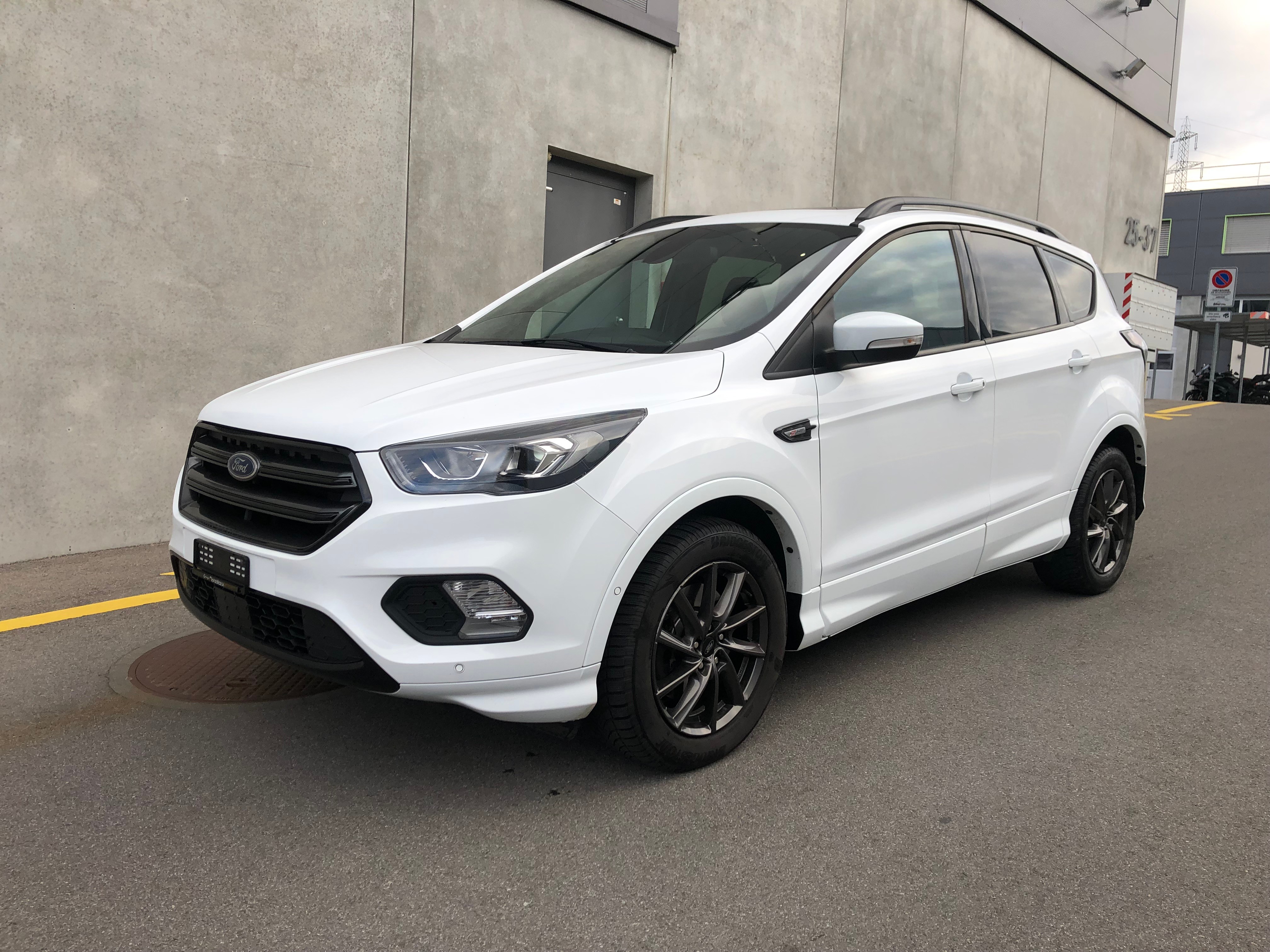 FORD Kuga 1.5 SCTi ST Line 4WD Automatic (54) (M)