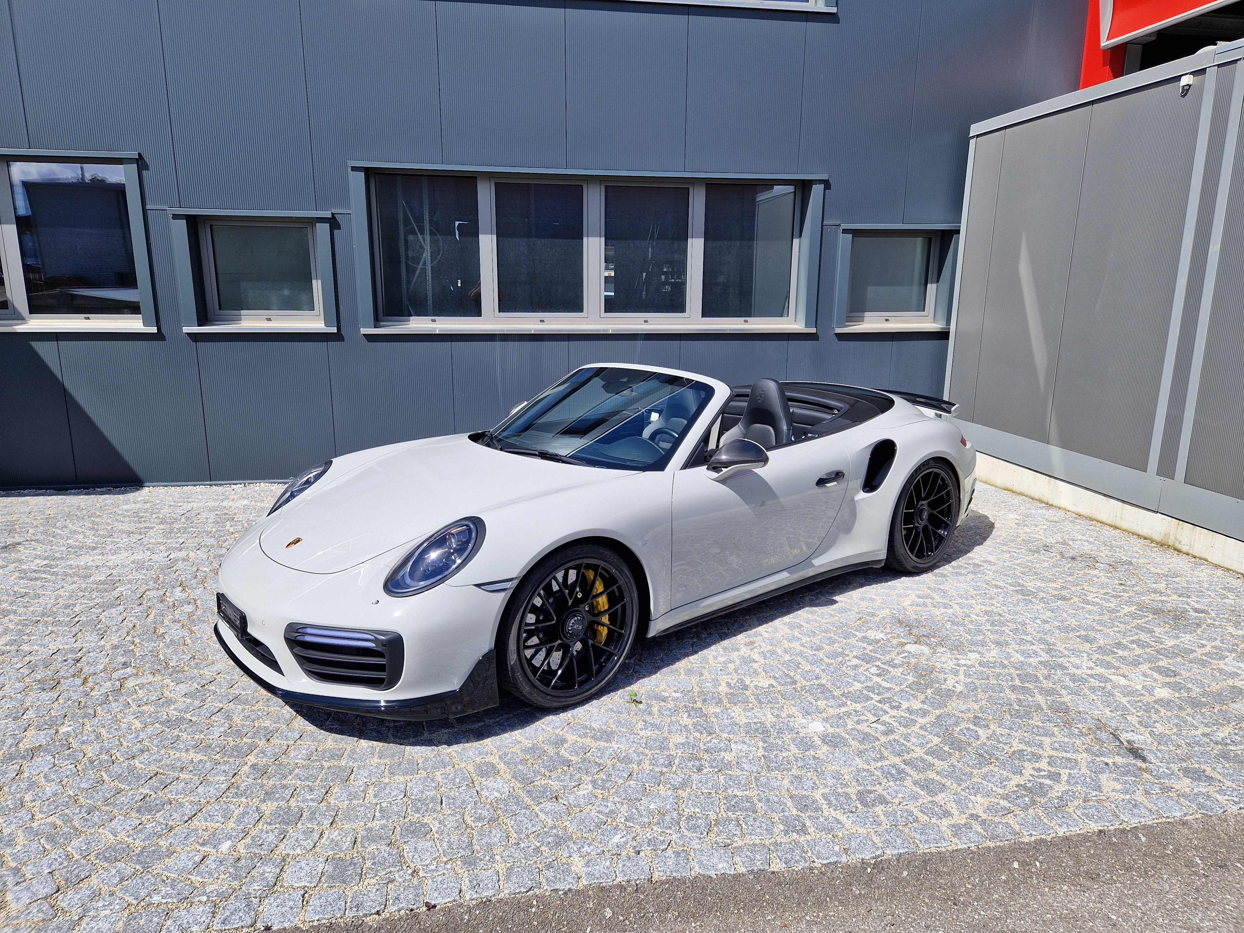 PORSCHE 911 Turbo S Cabrio PDK