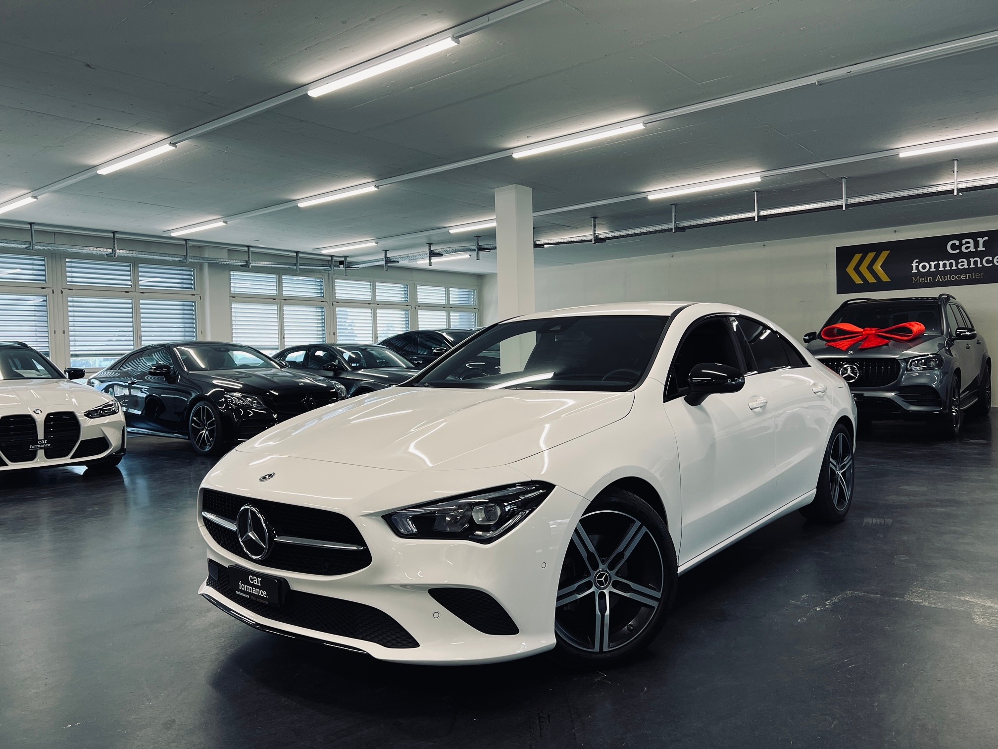 MERCEDES-BENZ CLA 180 Progressive