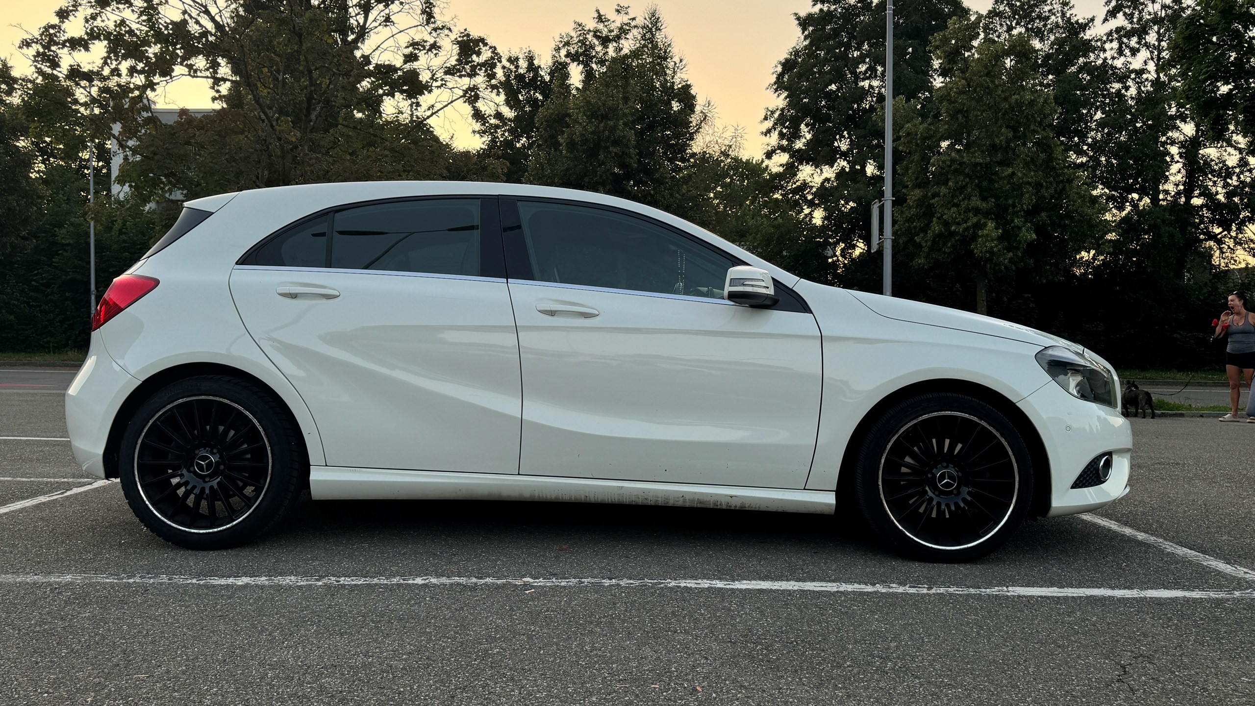 MERCEDES-BENZ A 180 AMG Line