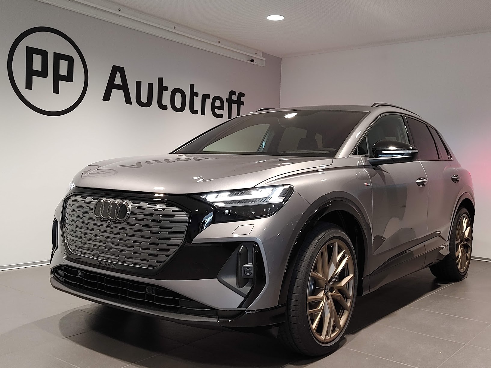 AUDI Q4 e-tron 55 quattro