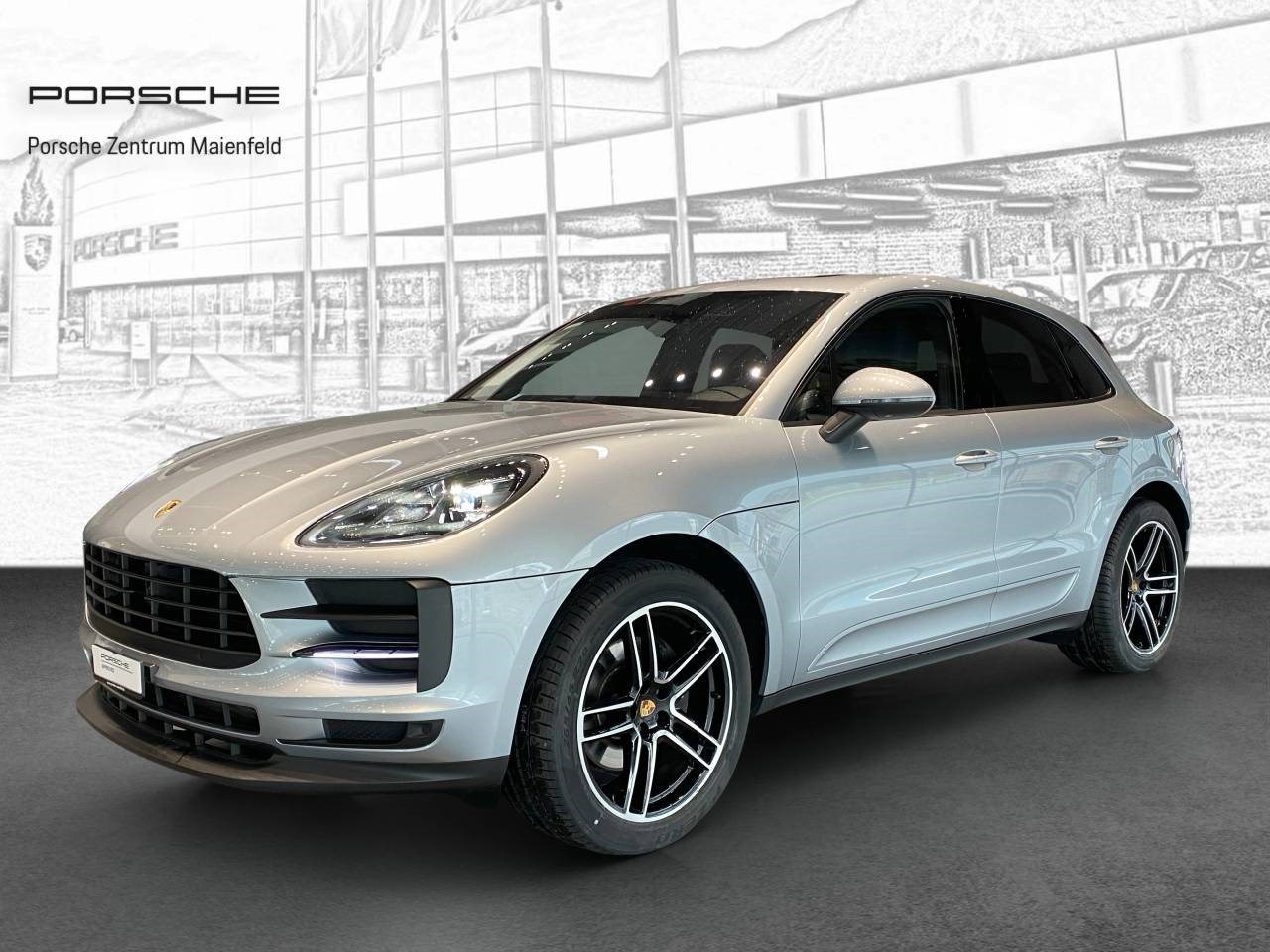 PORSCHE MACAN