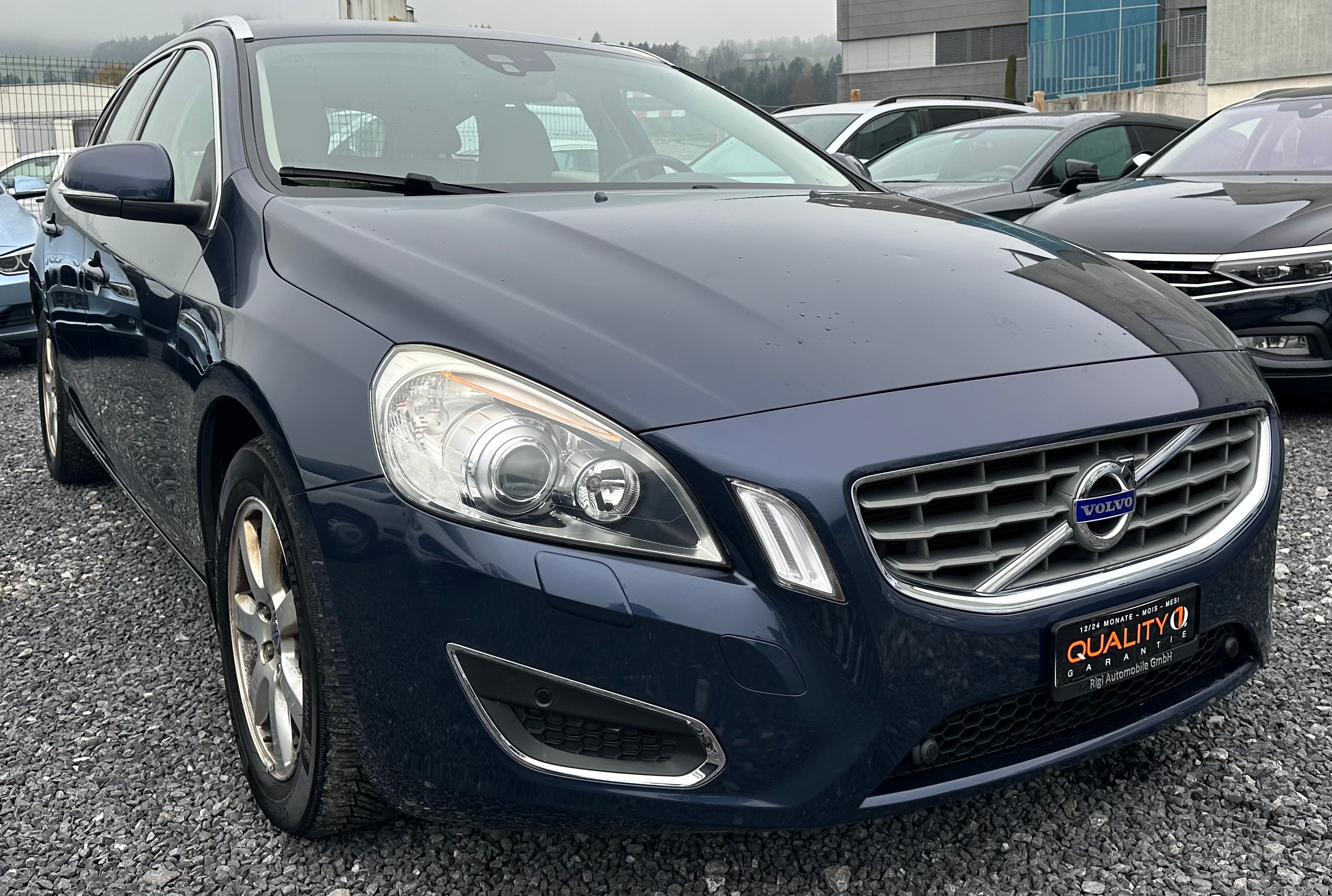 VOLVO V60 D5 AWD Summum Geartronic