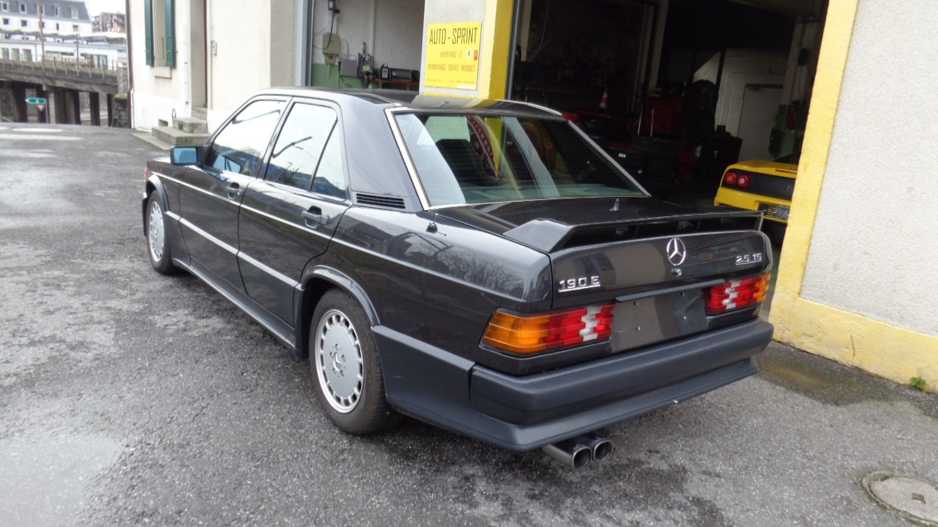 MERCEDES-BENZ 190 E 2.5-16