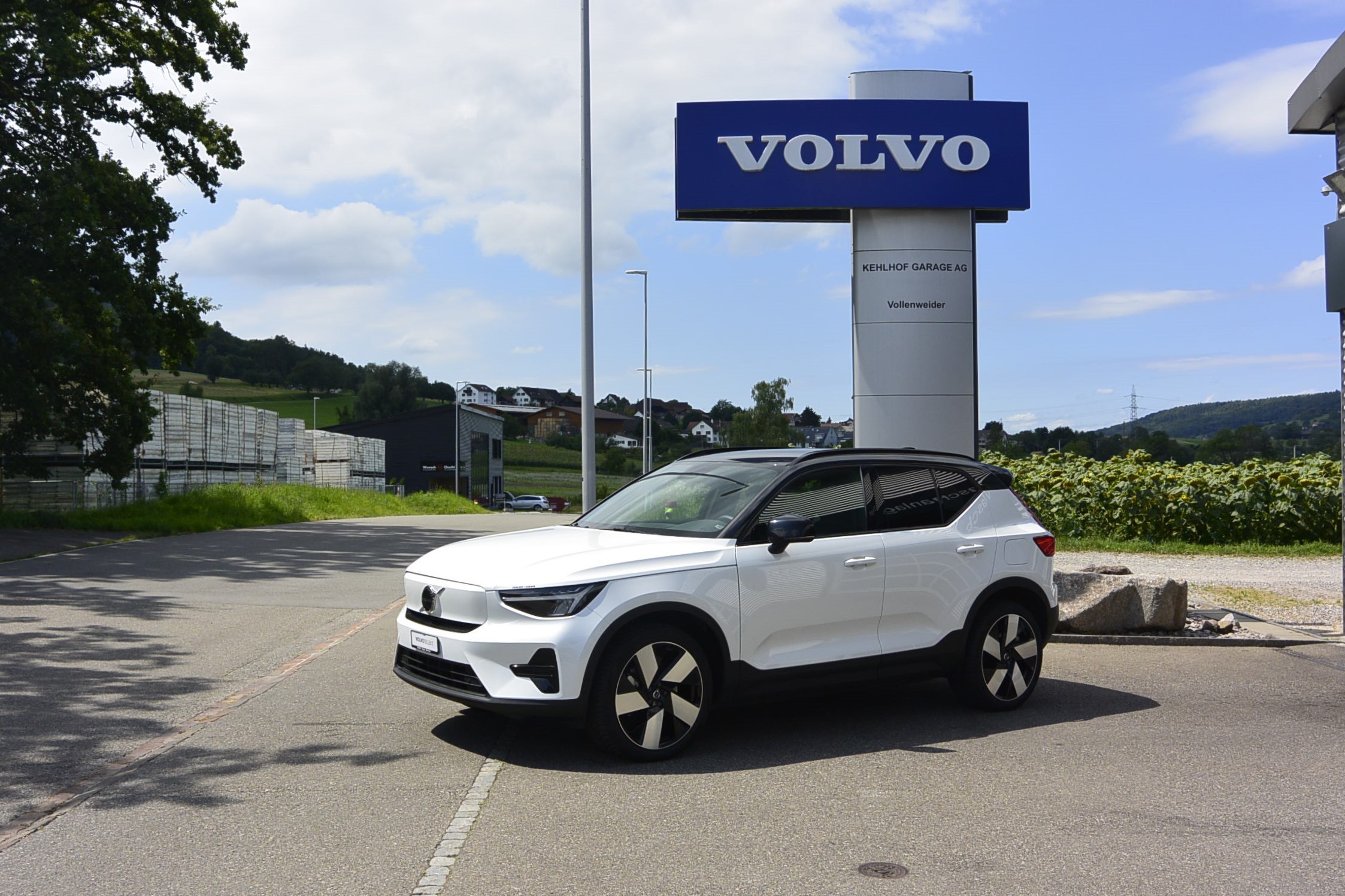 VOLVO XC40 E80 82kWh Plus AWD