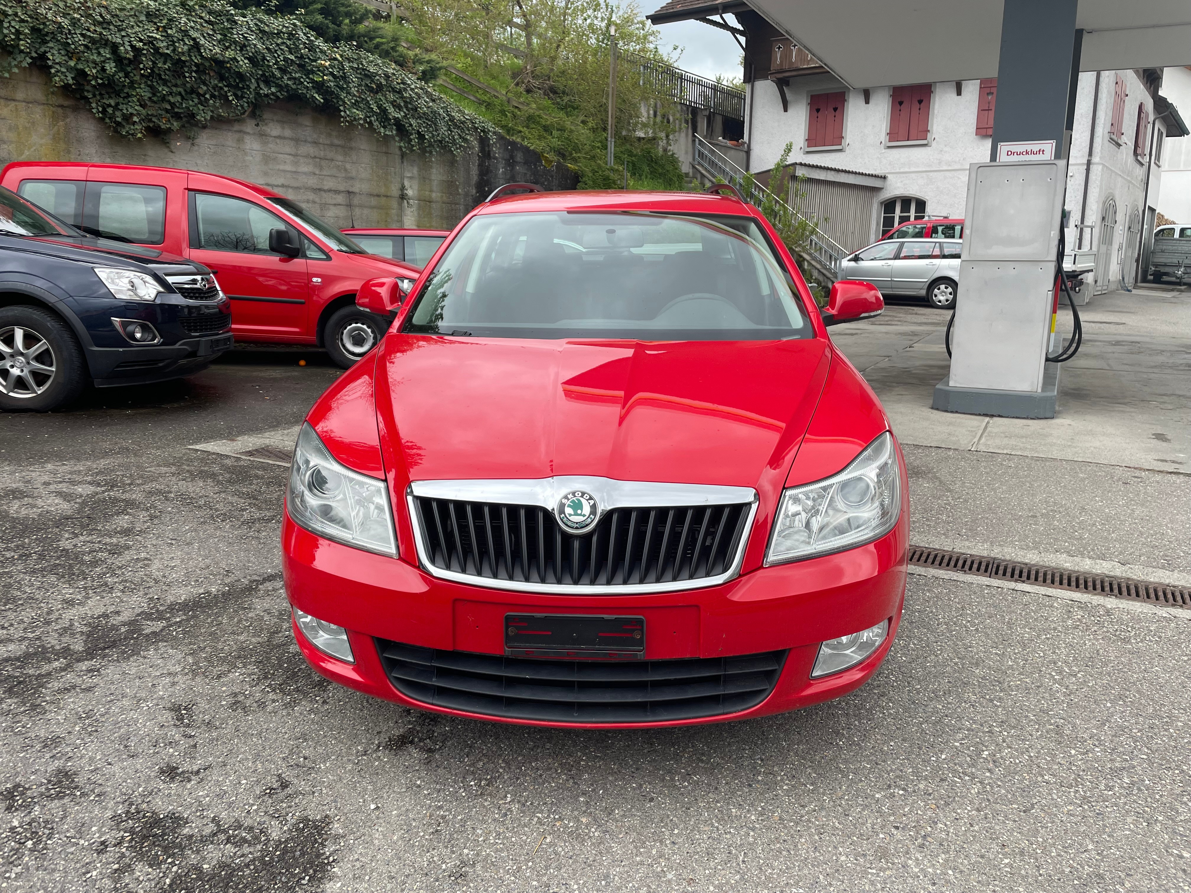 SKODA Octavia Combi 1.6 TDI AllDrive 4x4 FRISCH AB MFK ! ! !