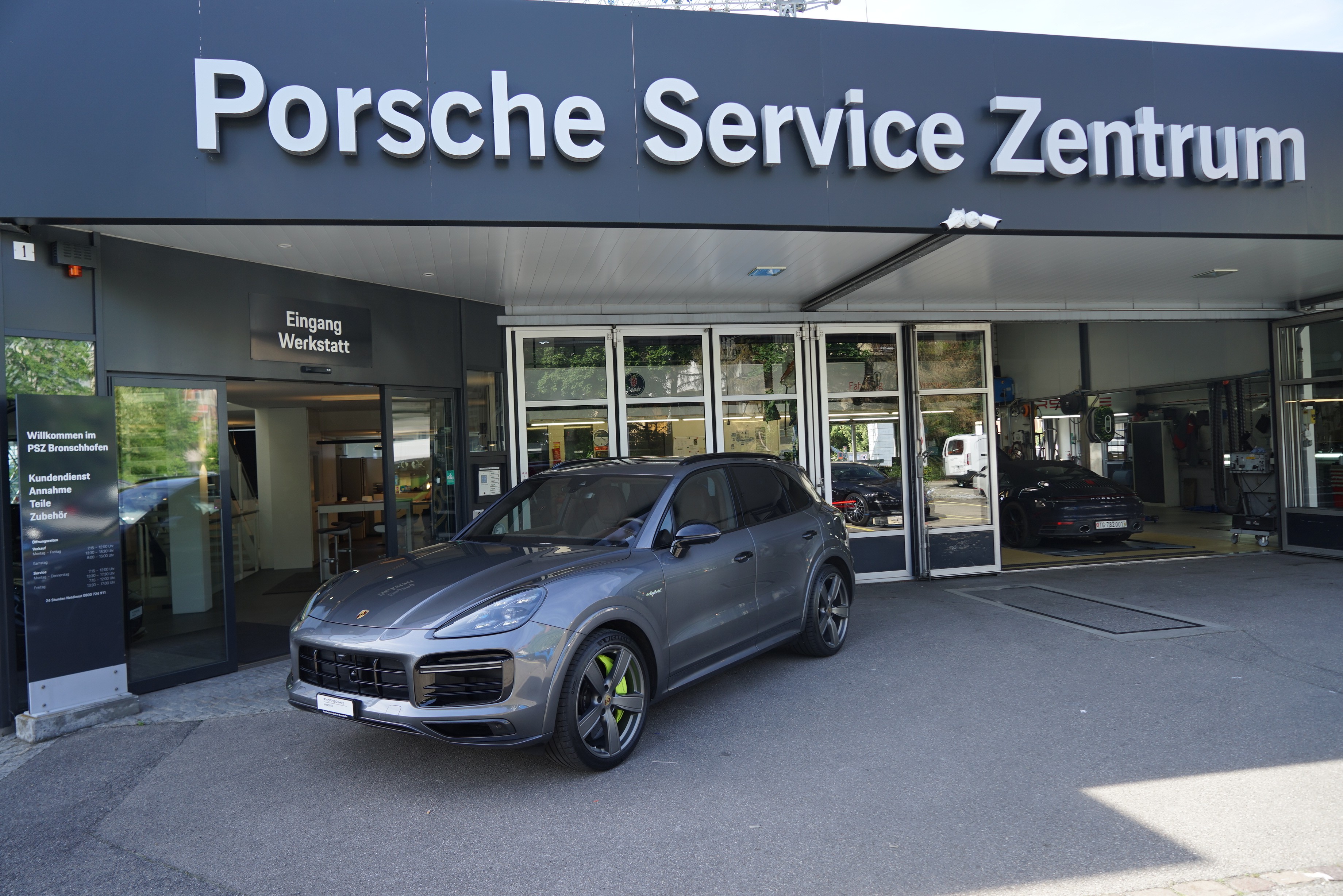 PORSCHE Cayenne Turbo S E-Hybrid