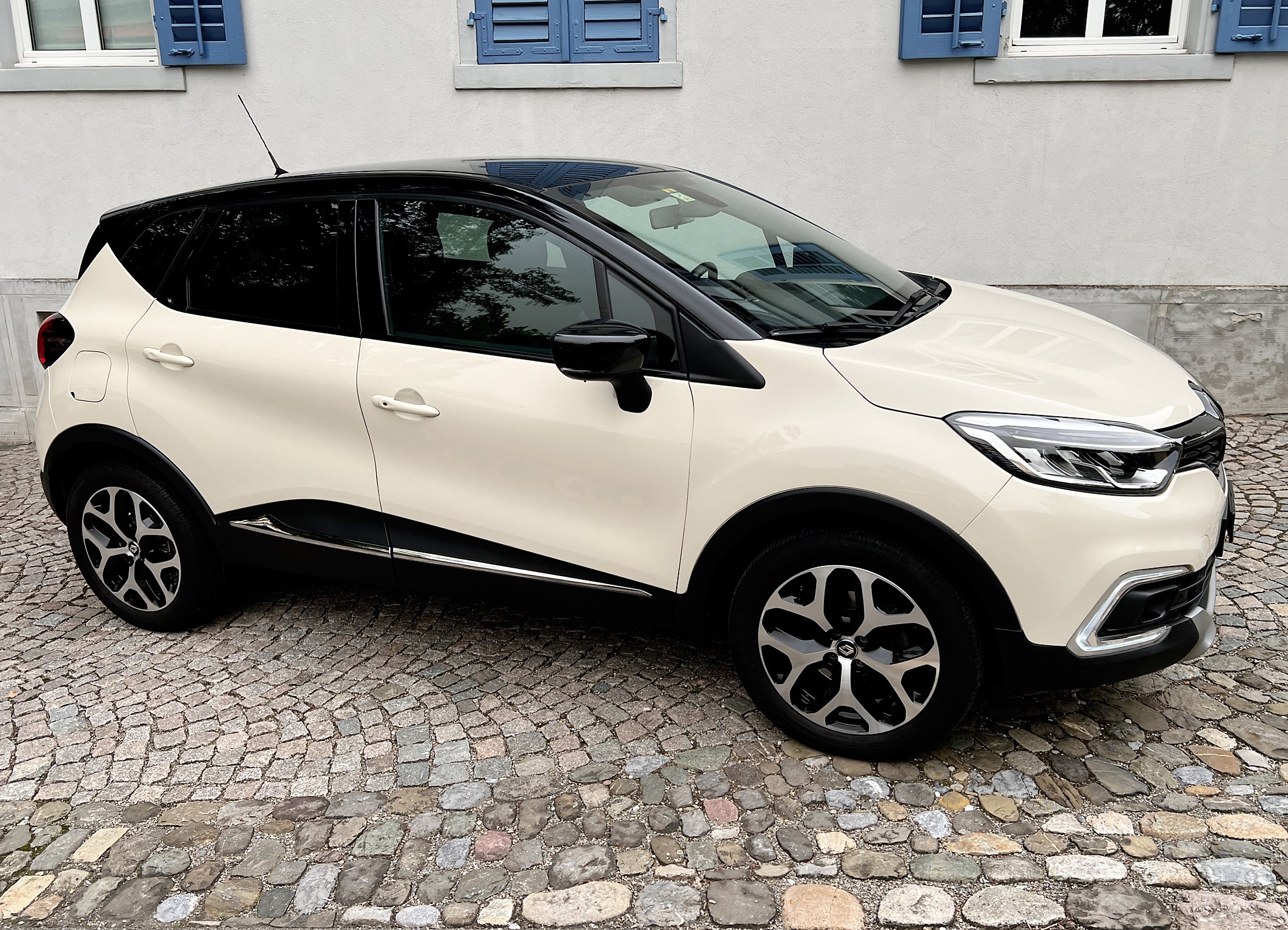 RENAULT Captur 1.2 T 16V Intens EDC