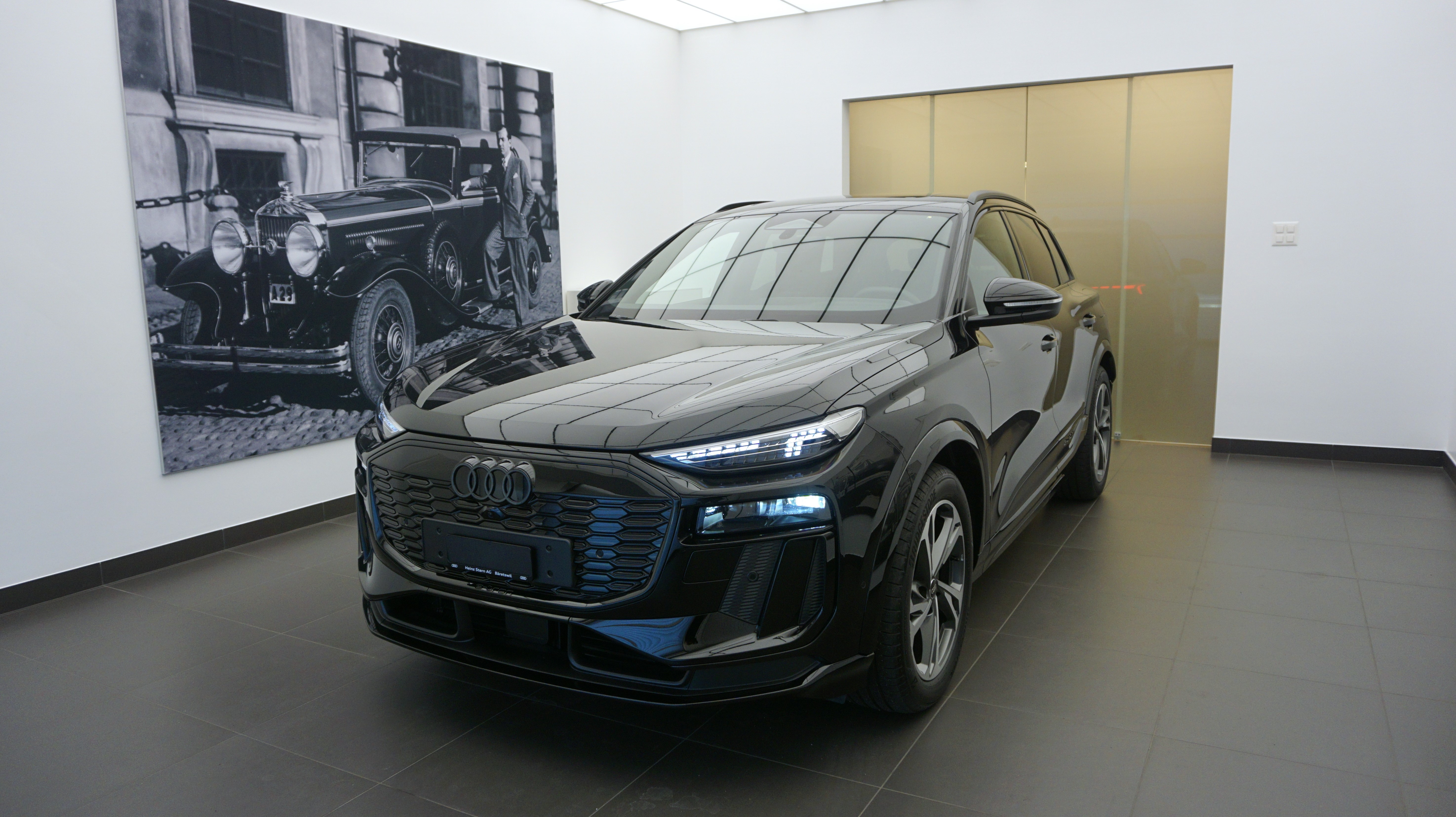 AUDI Q6 e-tron quattro