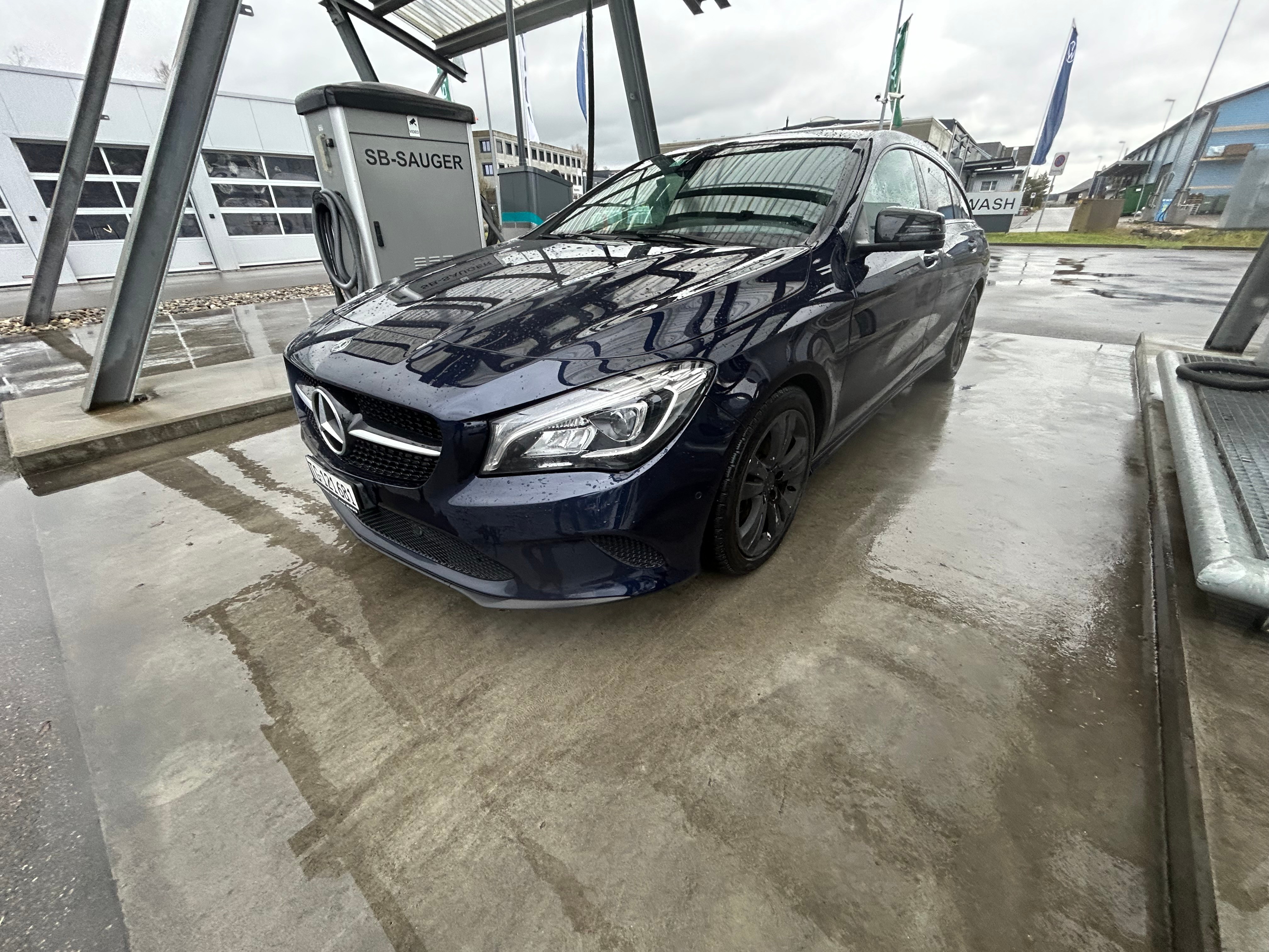 MERCEDES-BENZ CLA Shooting Brake 200 Frisch ab MFK