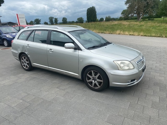 TOYOTA Avensis 2.0 D4 VVT-i Linea Sol Sportswagon