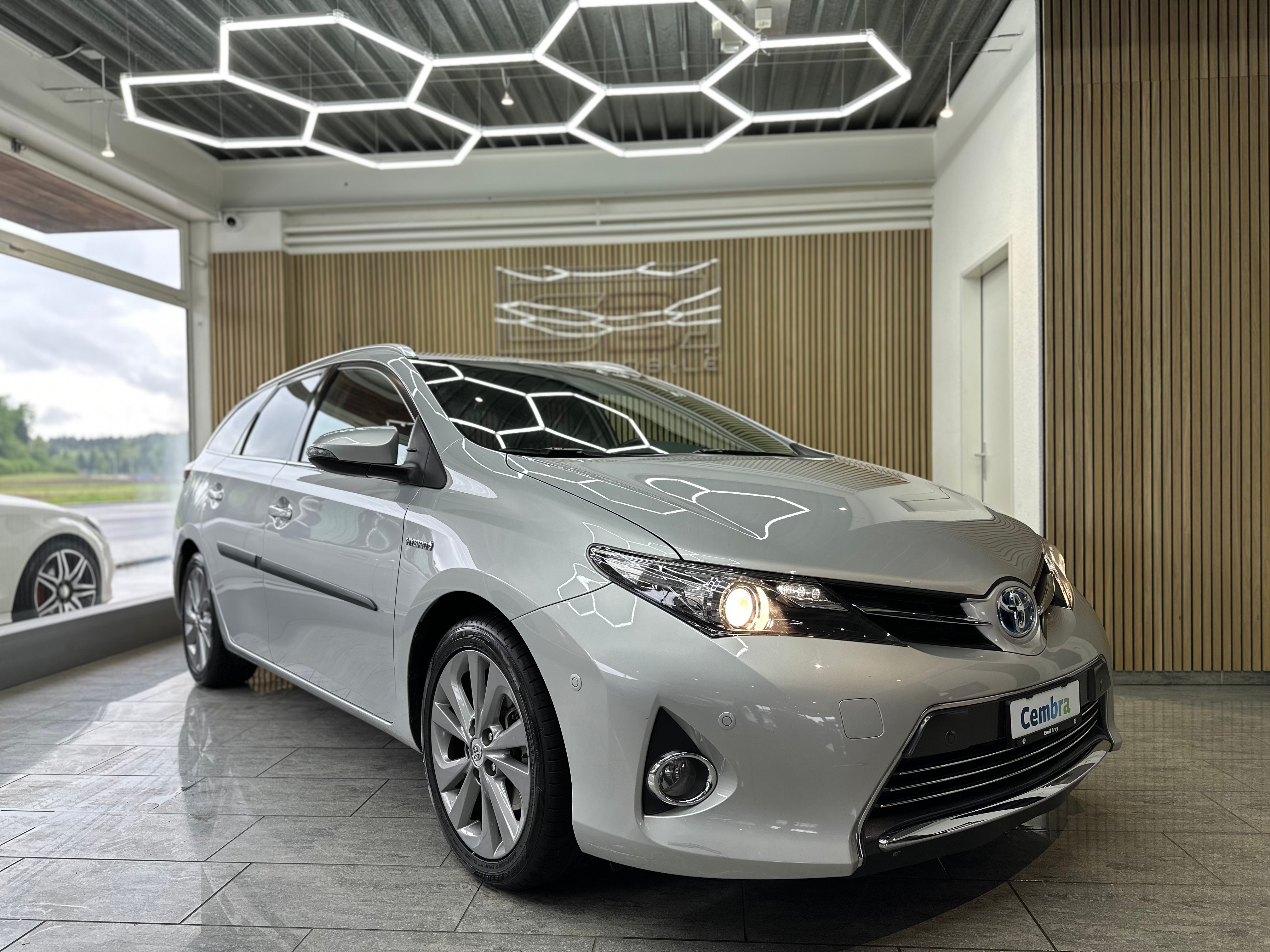 TOYOTA Auris Touring Sports 1.8 16V HSD Linea Sol