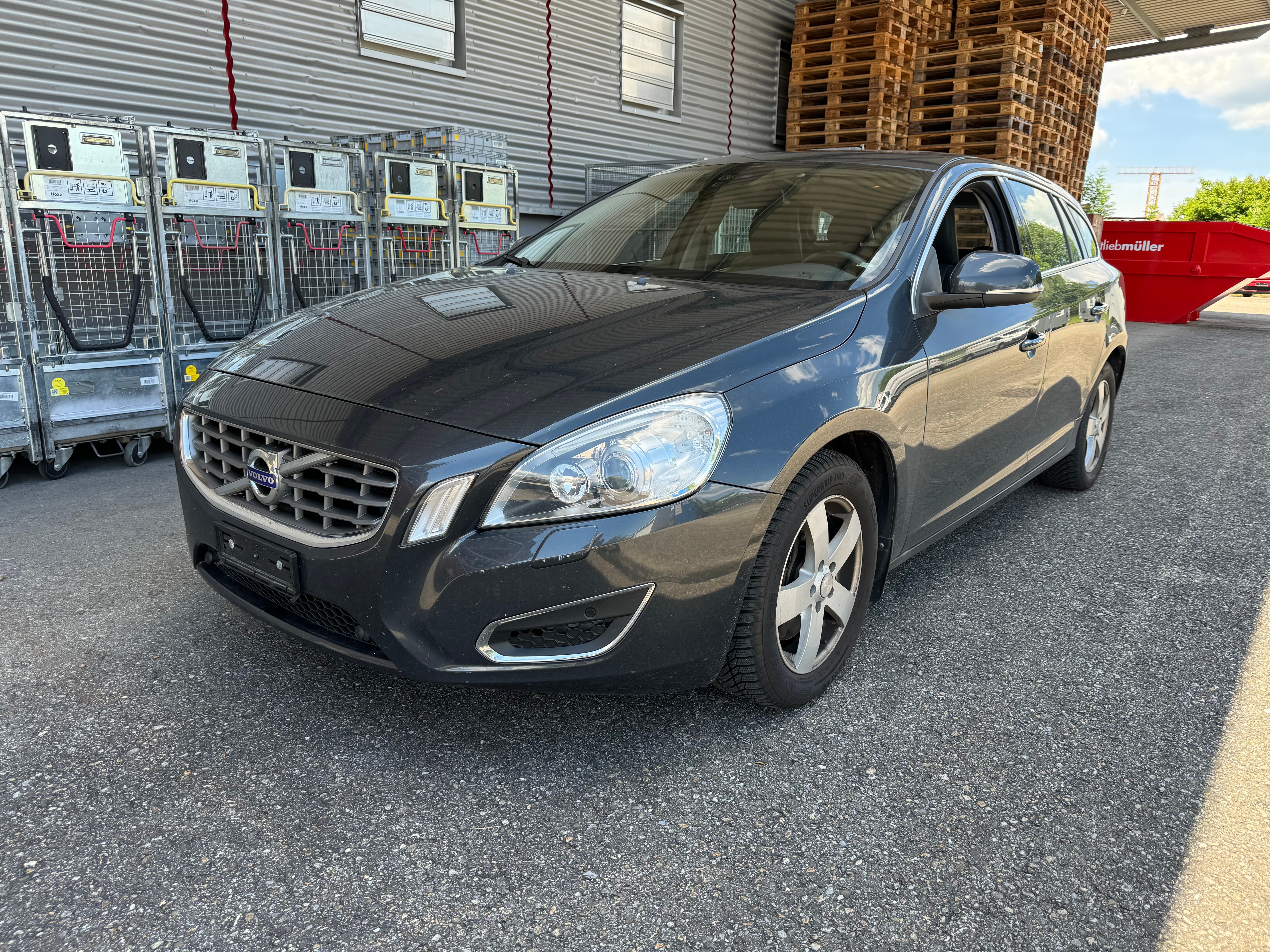 VOLVO V60 D5 AWD Geartronic