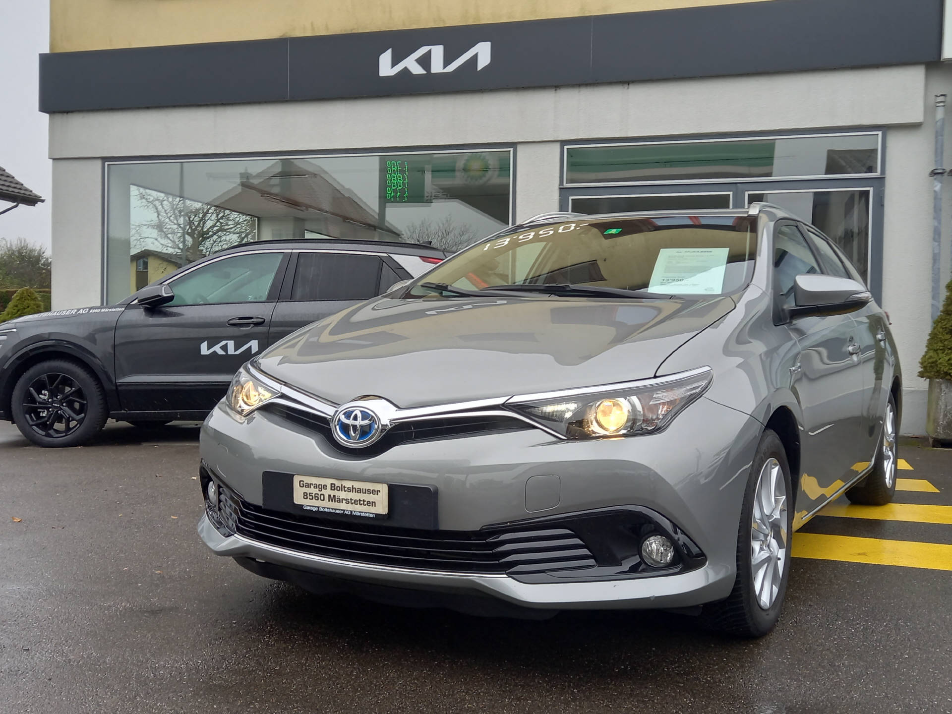 TOYOTA Auris Touring Sports 1.8 HSD Swiss Trend