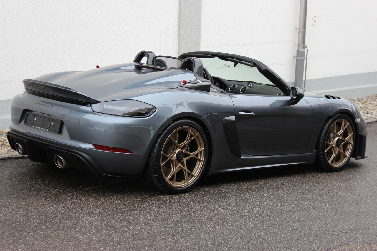 PORSCHE PORSCHE 718 Spyder RS *Weissach-Paket*