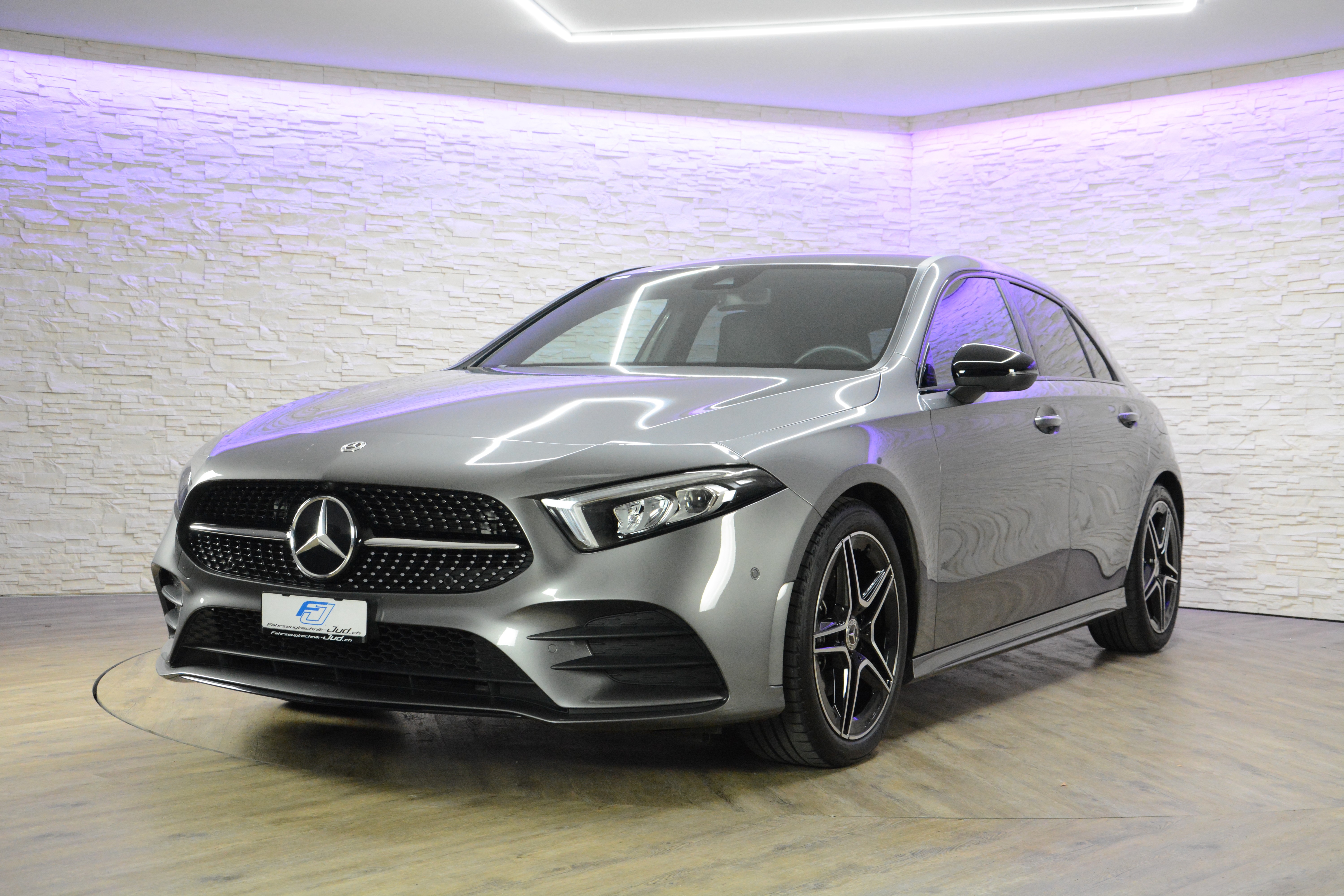 MERCEDES-BENZ A 200 AMG Line 4m