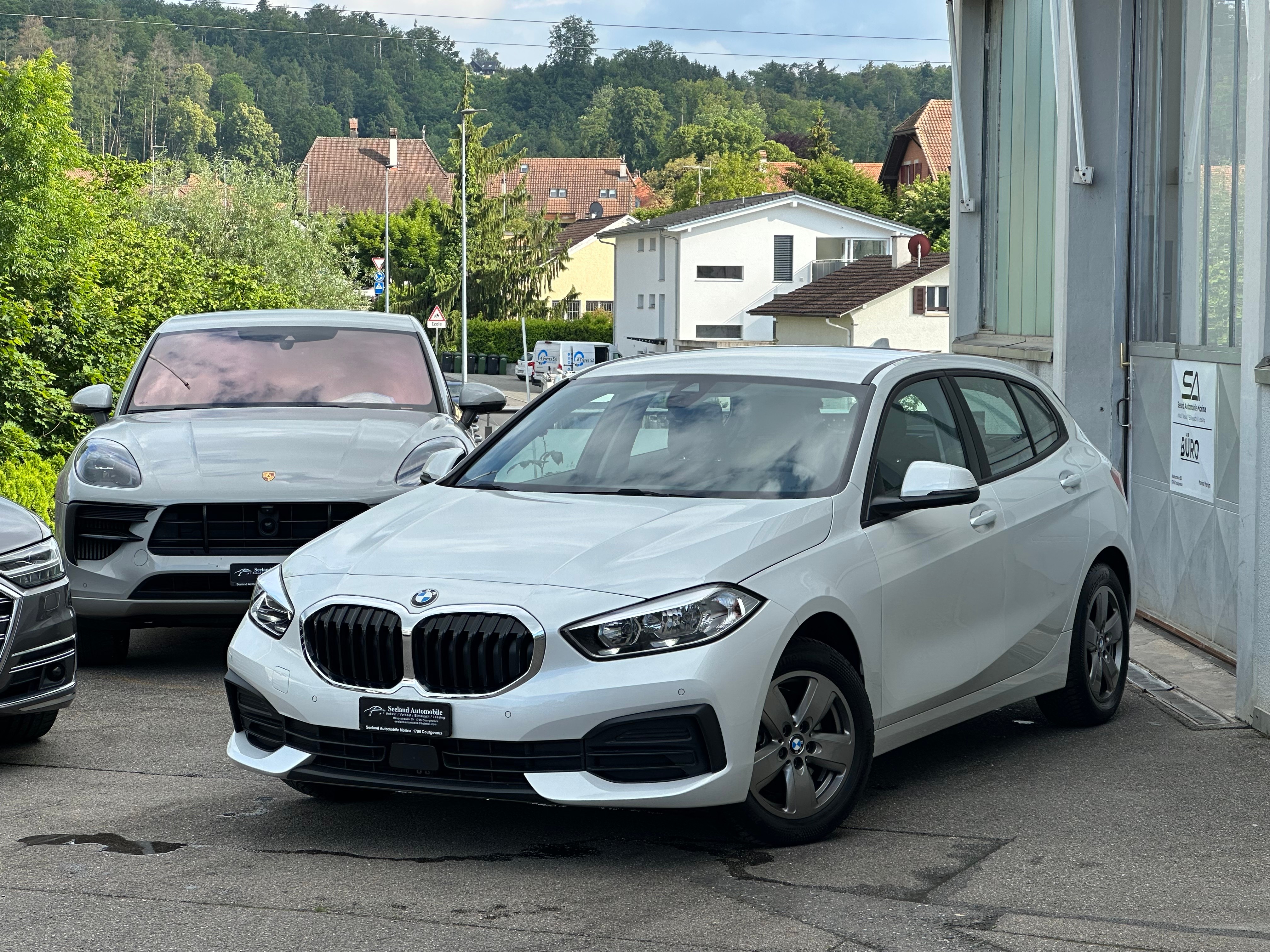 BMW 118i Essential Edition Steptronic