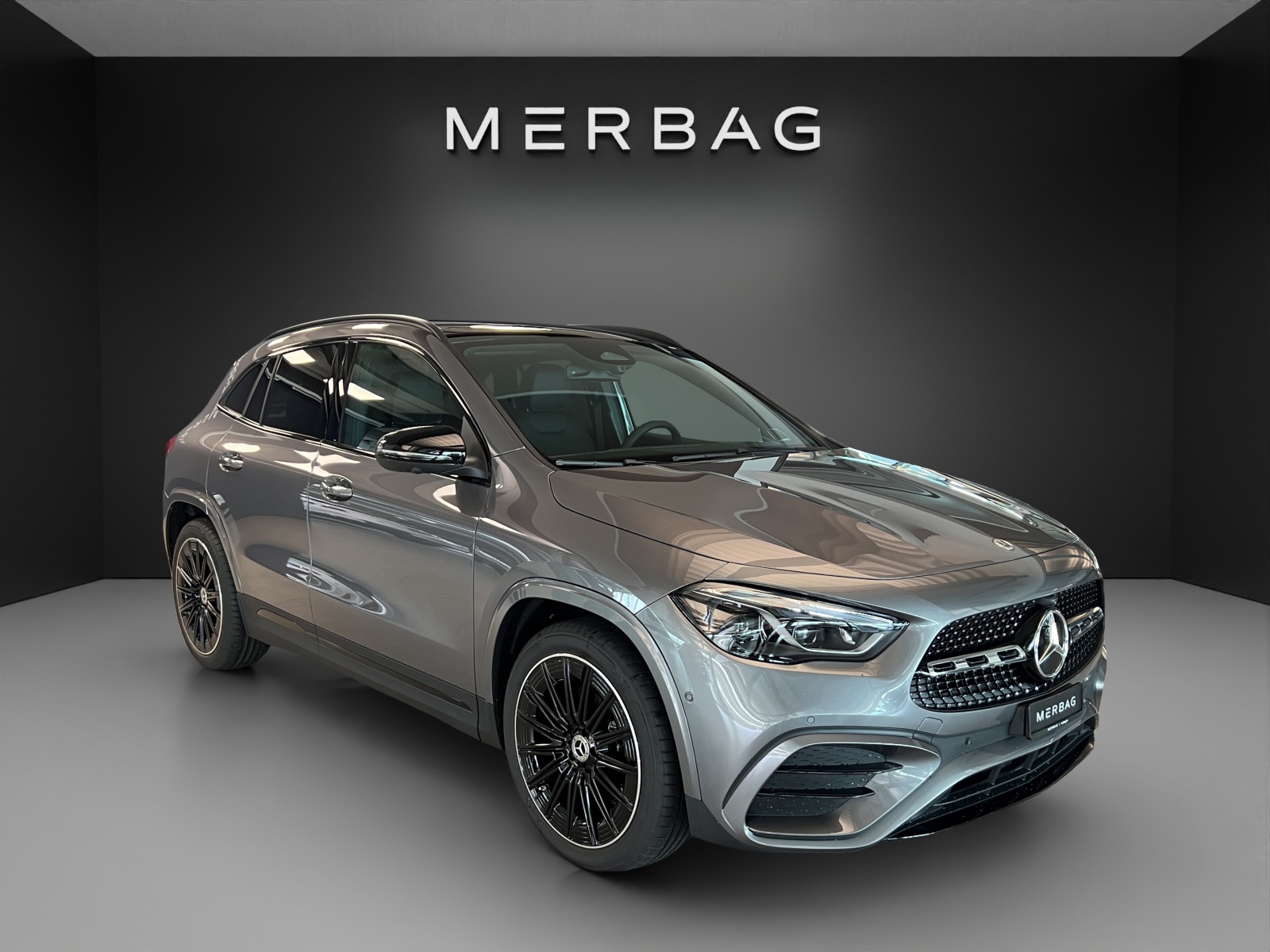 MERCEDES-BENZ GLA 200 7G-DCT