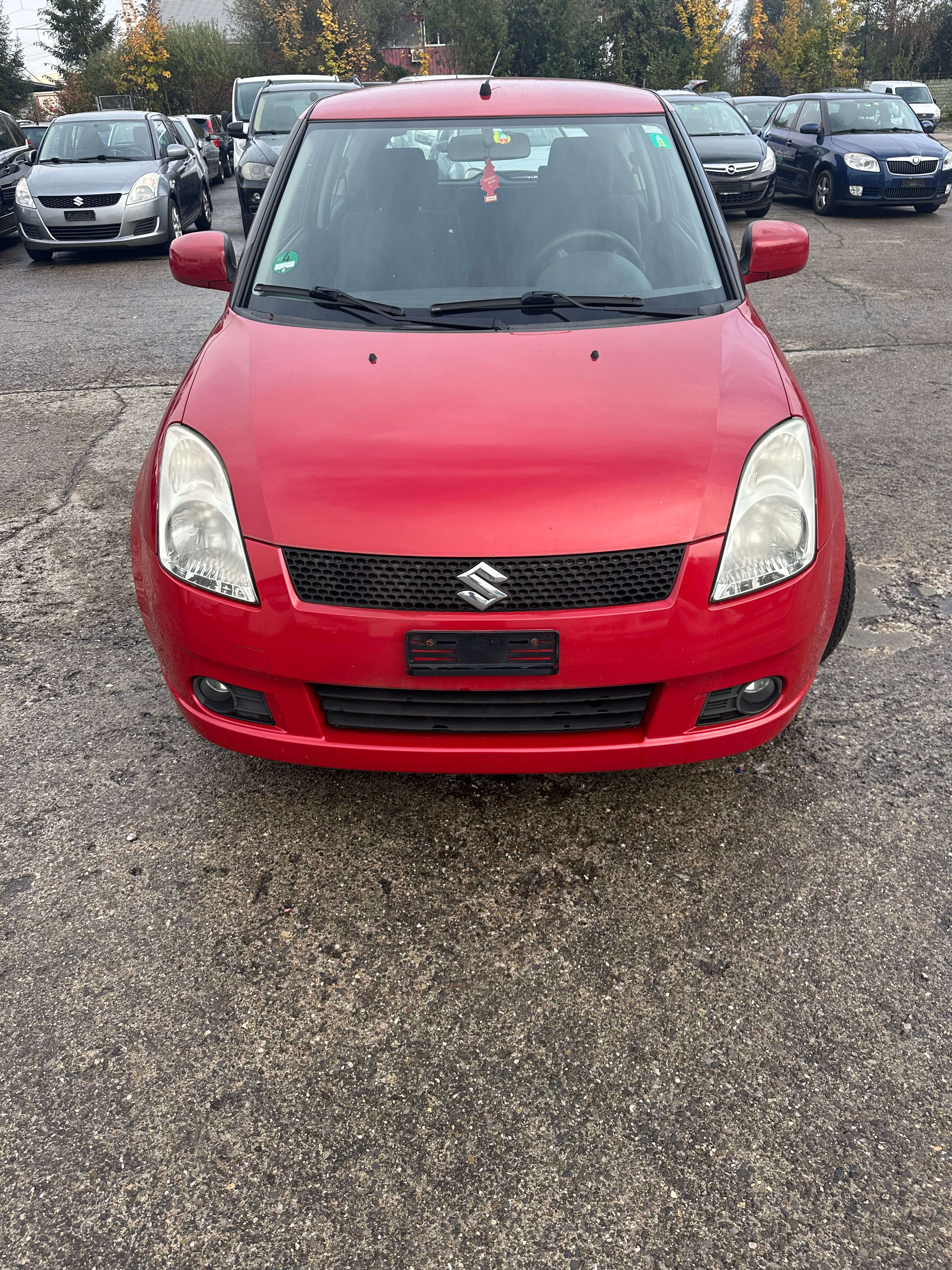 SUZUKI Swift 1.3i 16V GL Top