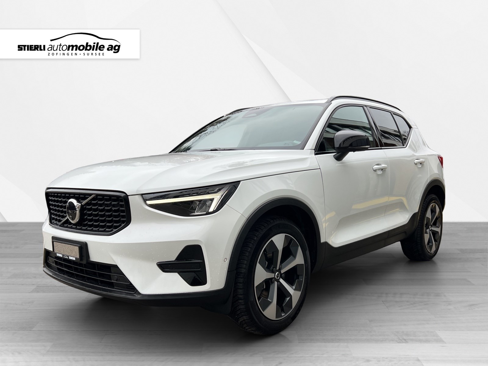 VOLVO XC40 2.0 B3 MH Plus Dark