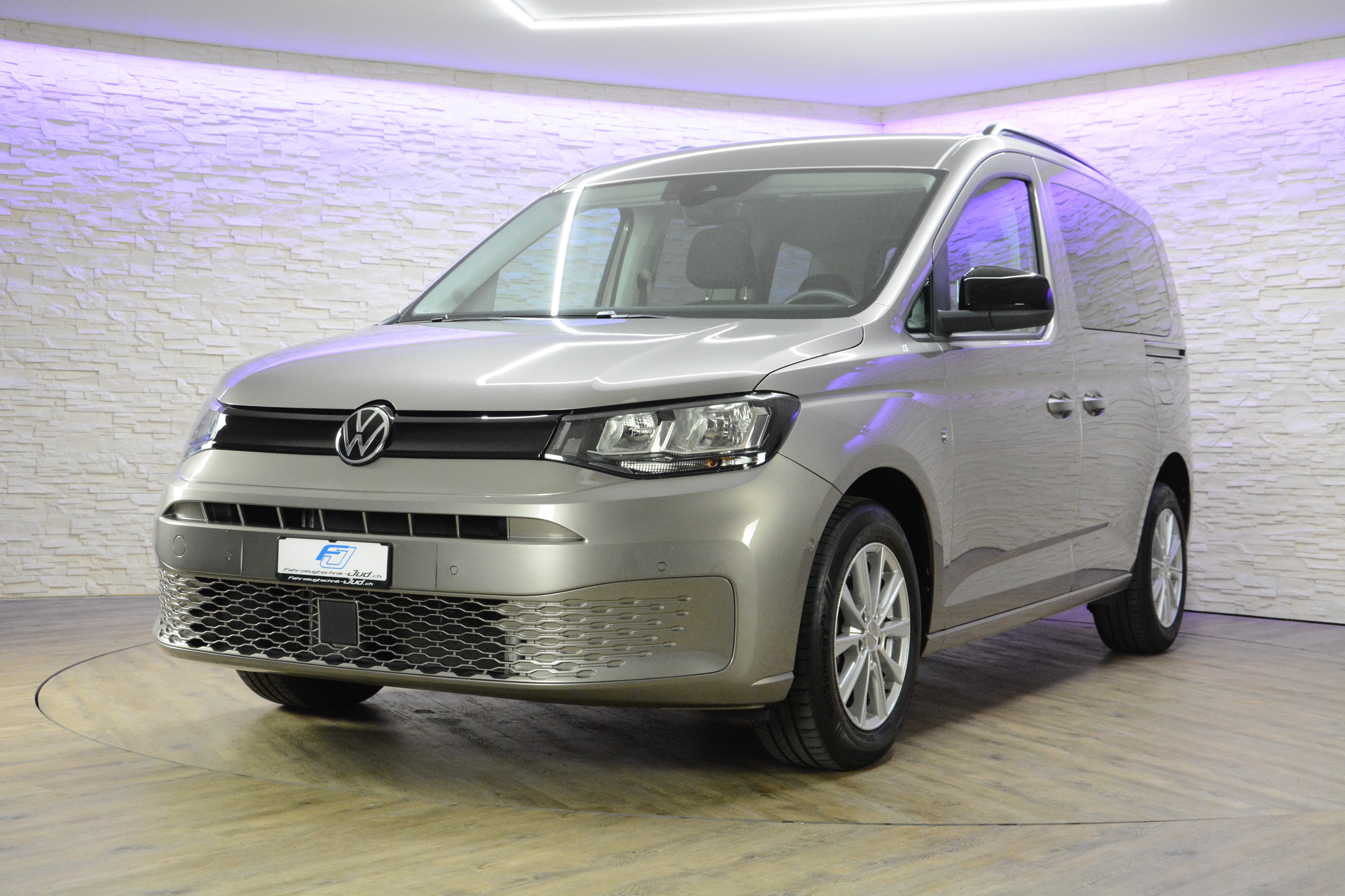 VW Caddy 1.5 TSI DSG