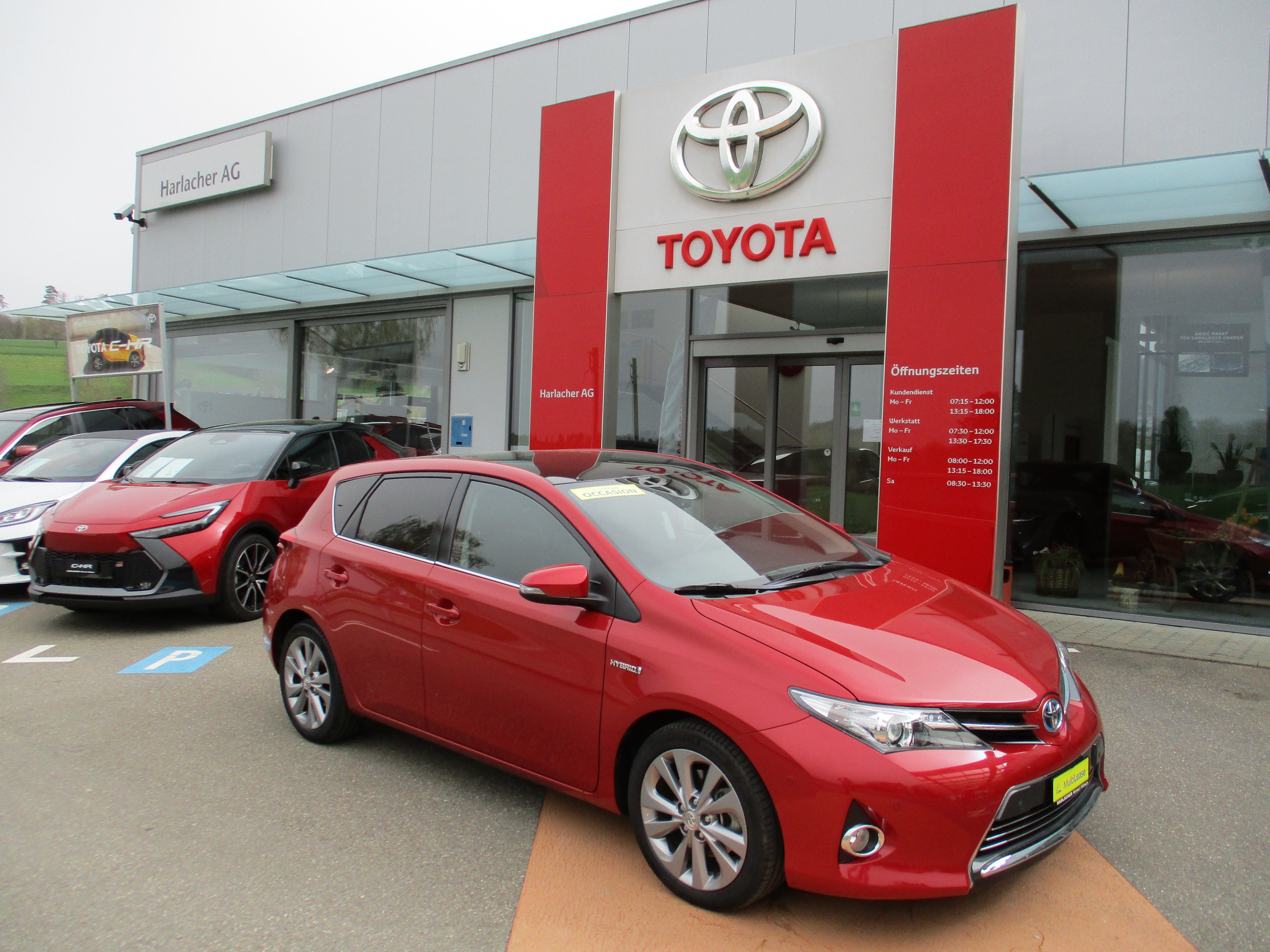 TOYOTA Auris 1.8 16V HSD Linea Sol