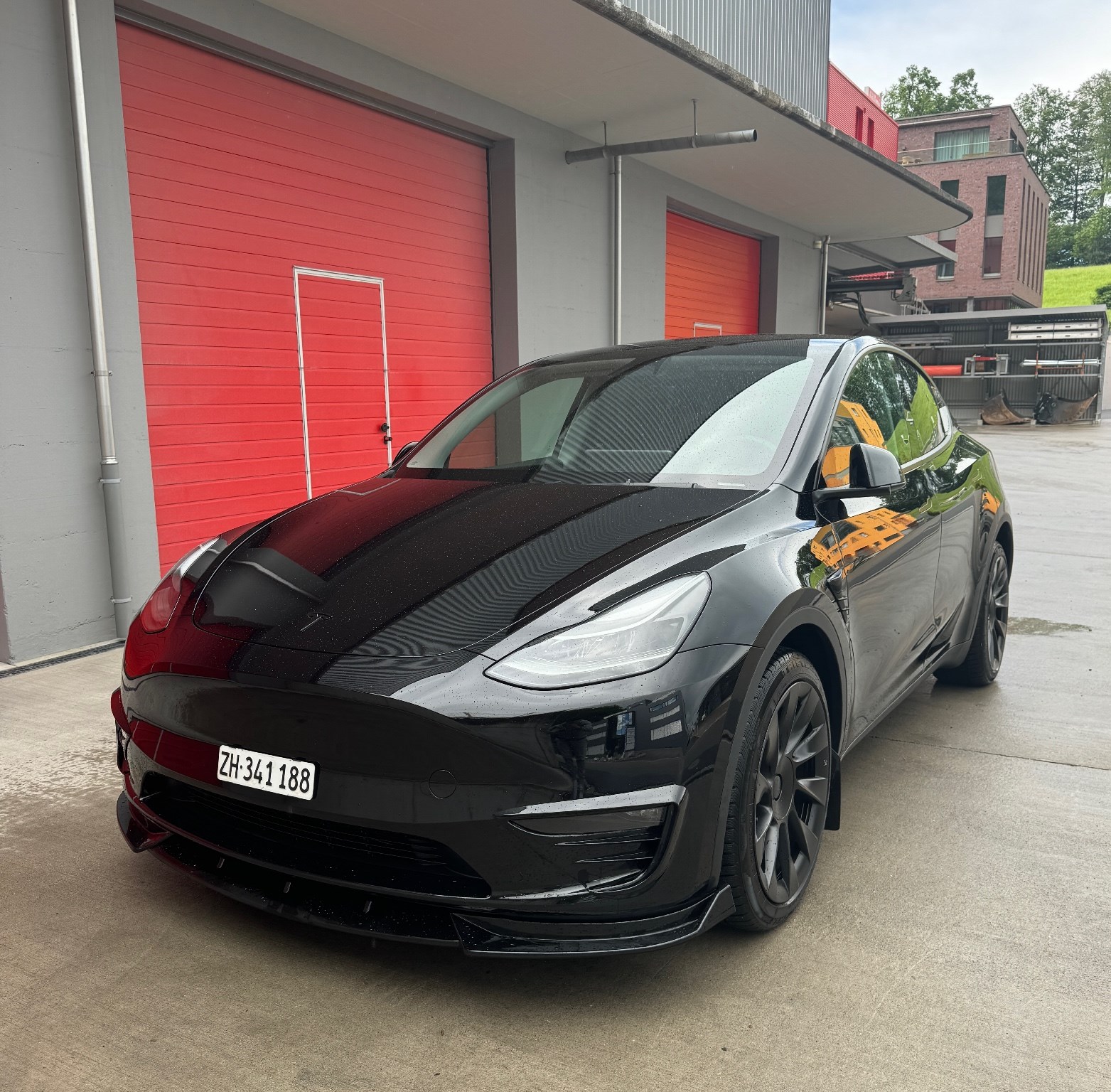 TESLA Model Y Long Range