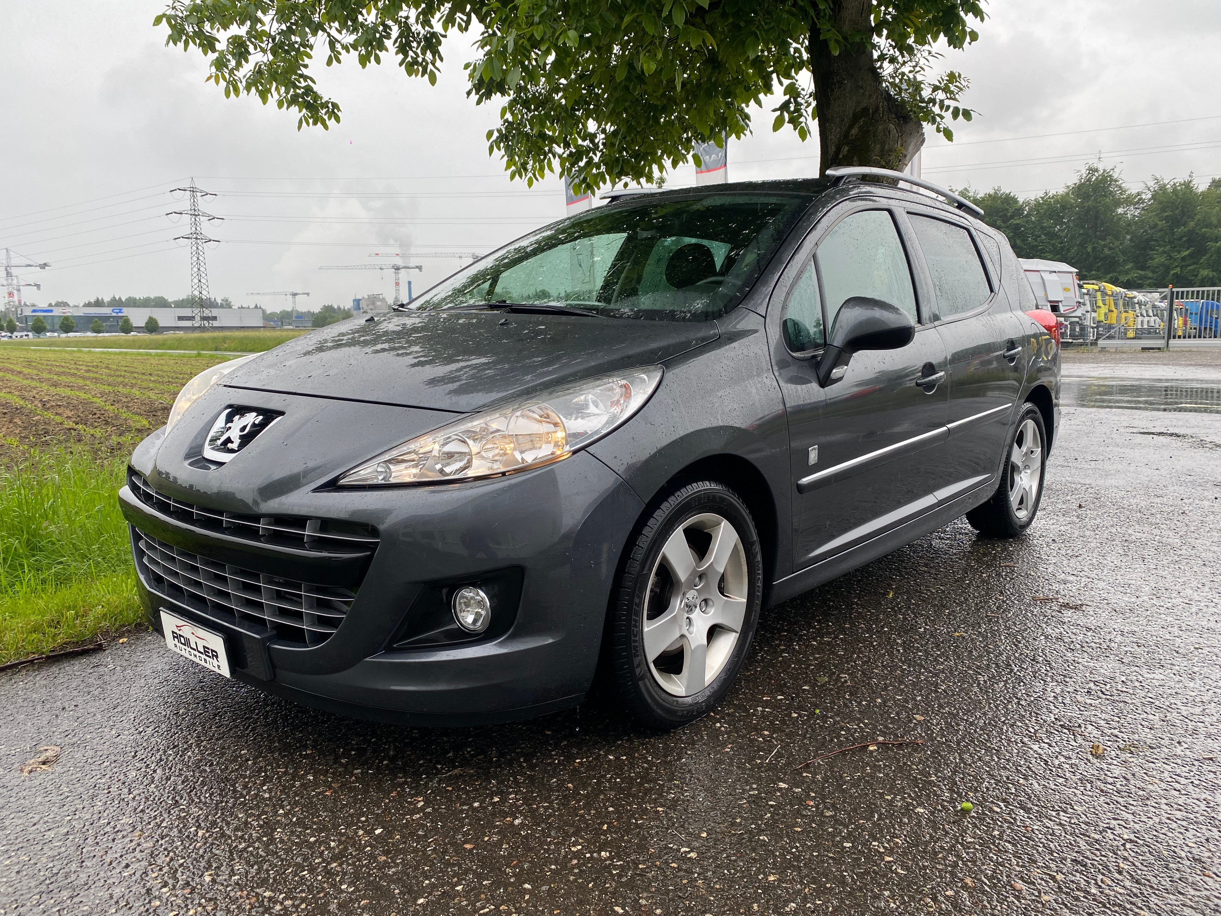 PEUGEOT 207 SW 1.6 16V Swiss Edition