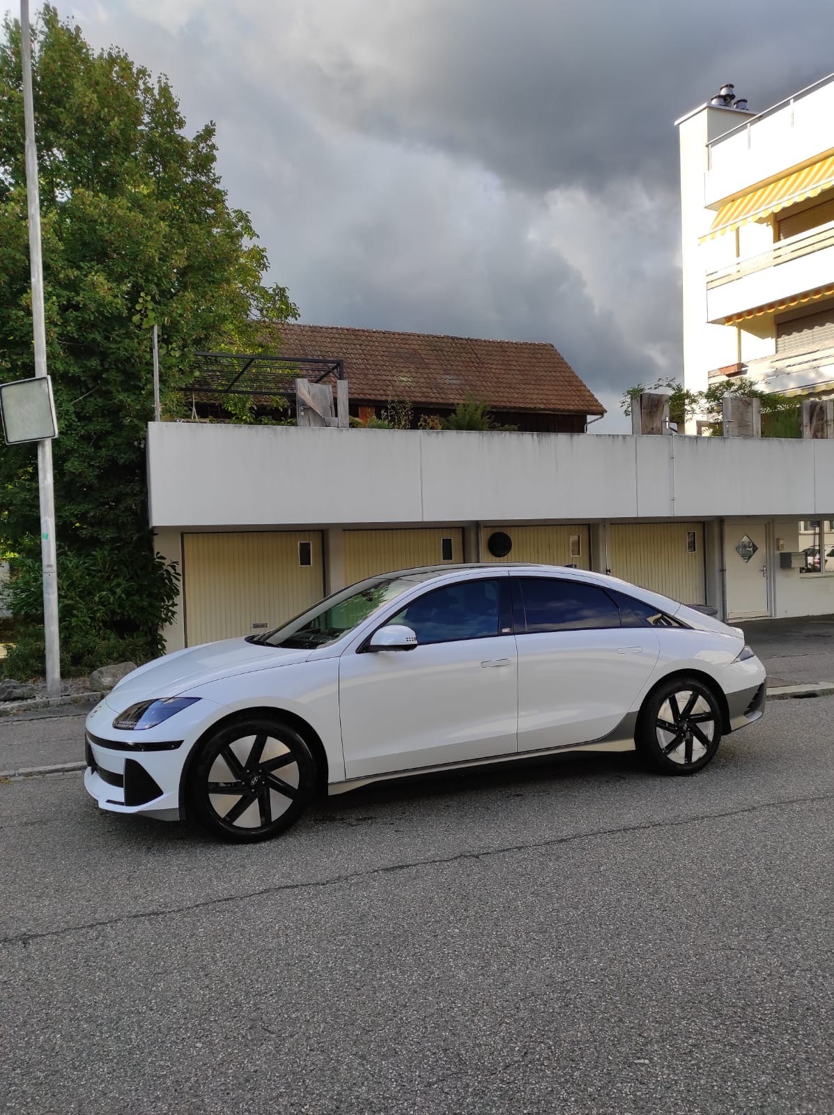 HYUNDAI Ioniq 6 77kWh Launch Edition 4WD