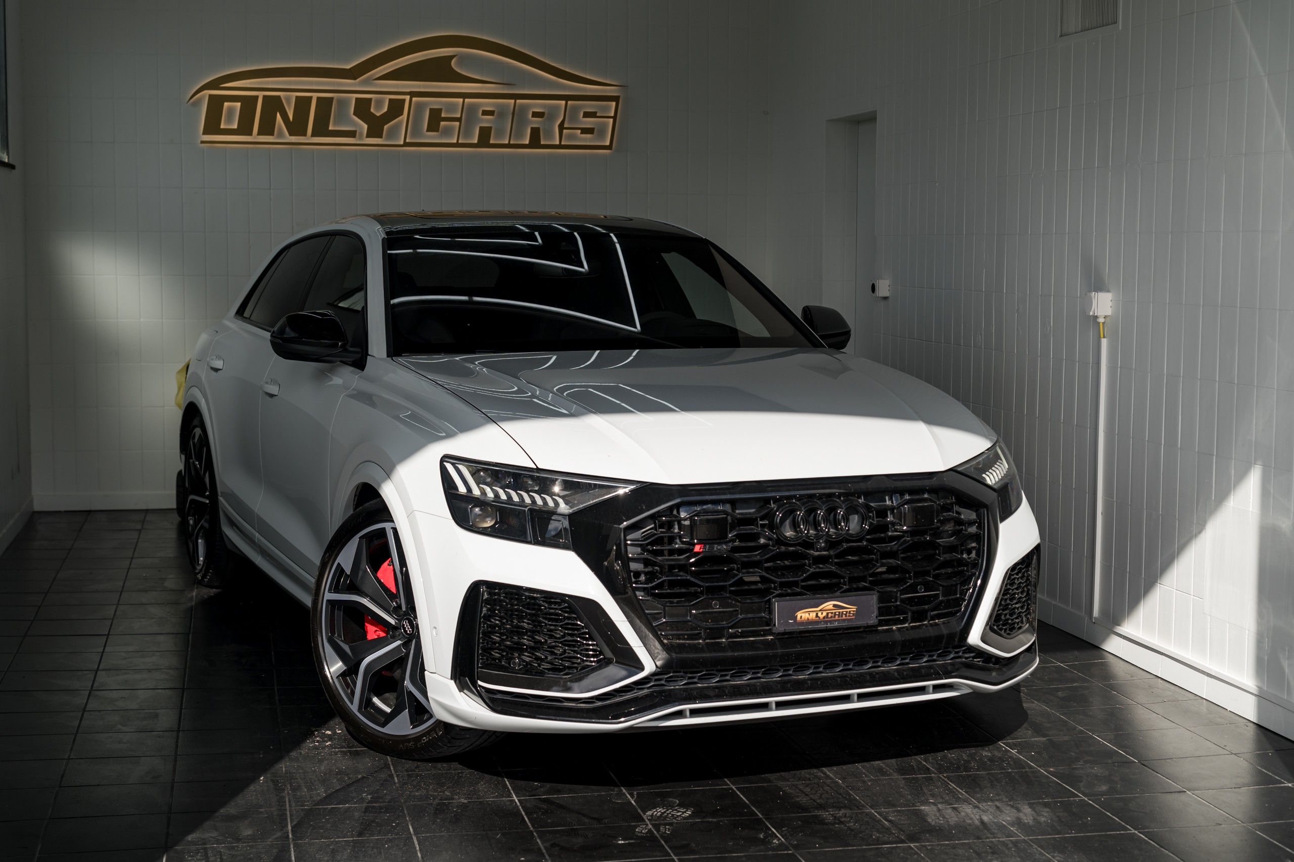 AUDI RSQ8 quattro tiptronic