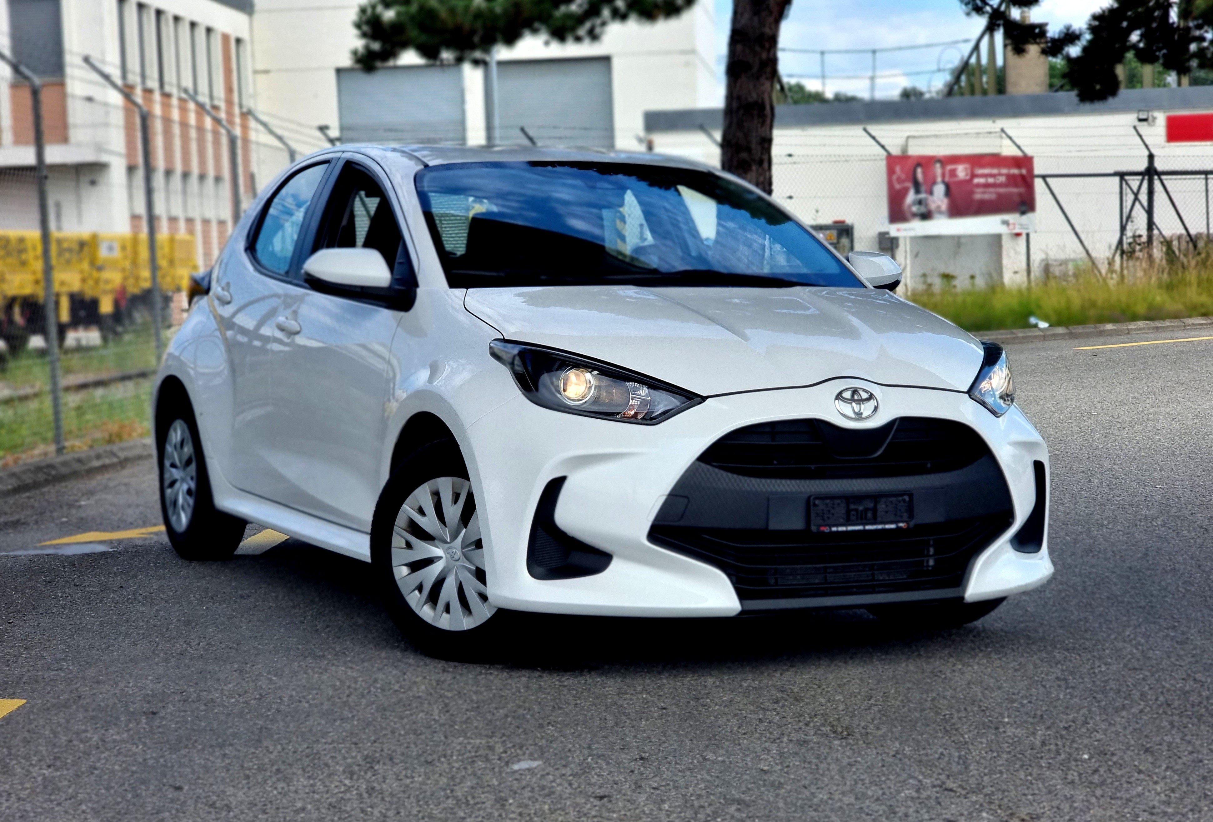 TOYOTA Yaris 1.0 Active