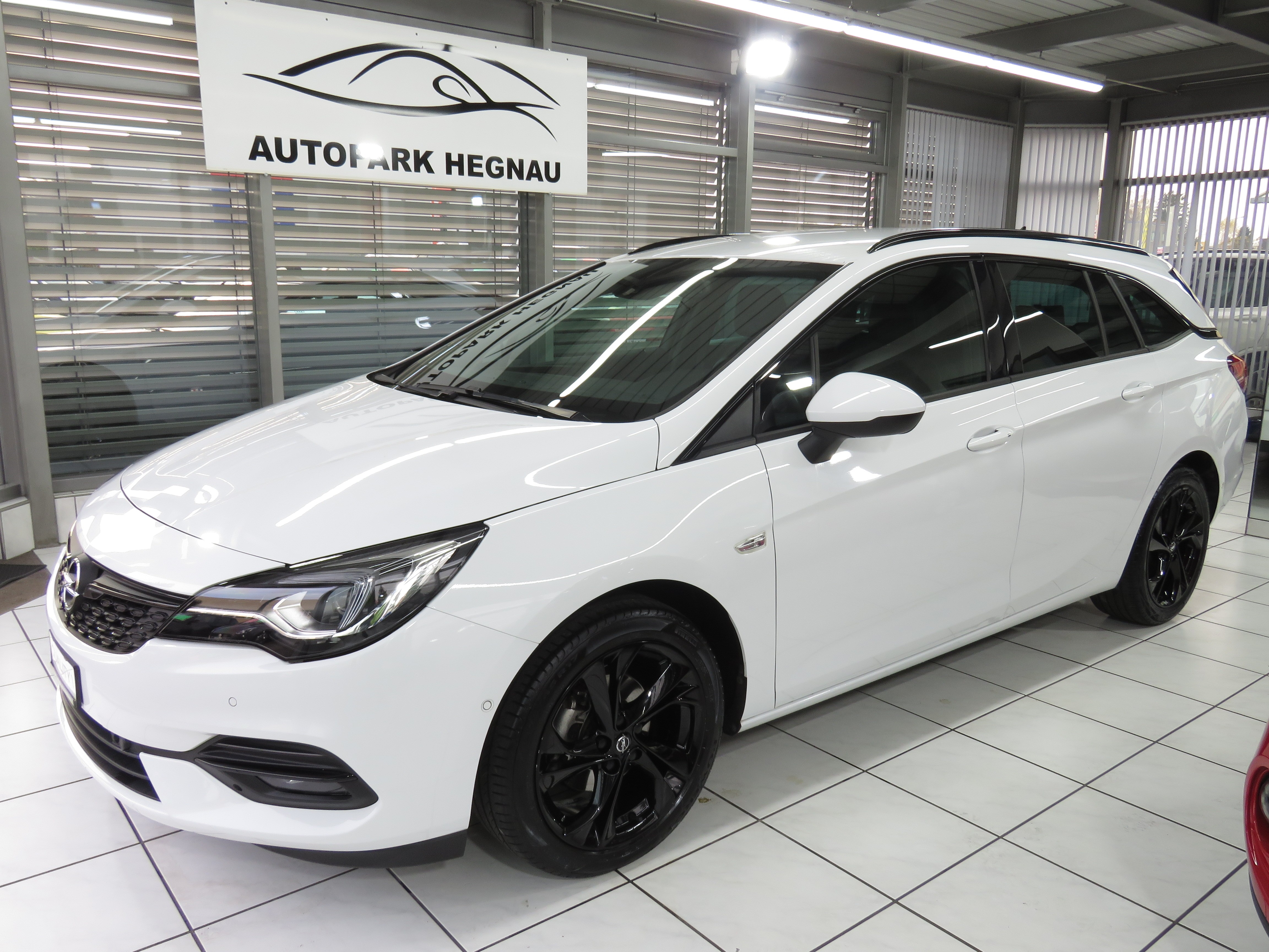 OPEL Astra Sports Tourer 1.2i Turbo Ultimate (AHK 1.25 t)