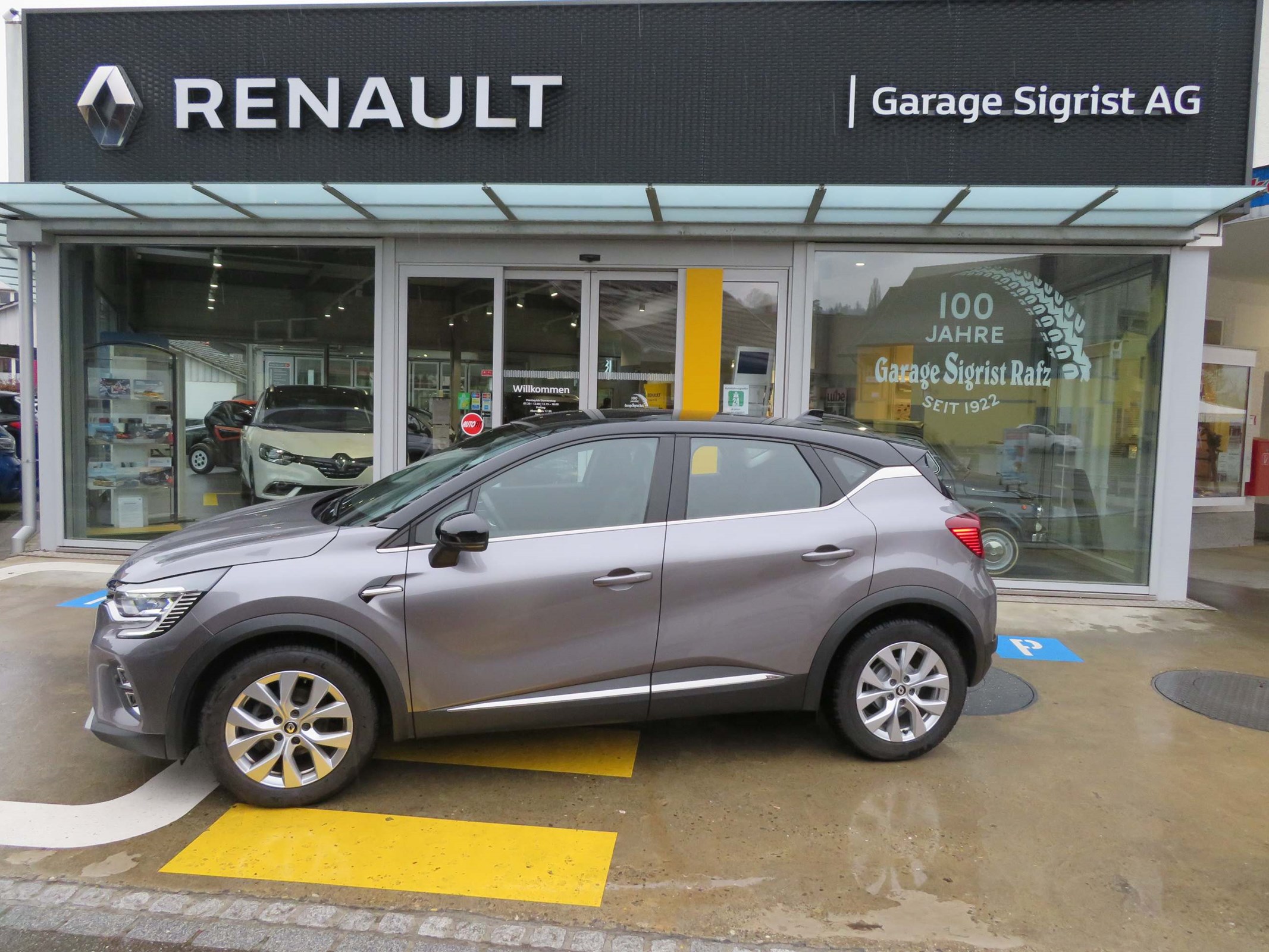 RENAULT Captur 1.3 TCe 140 Intens EDC