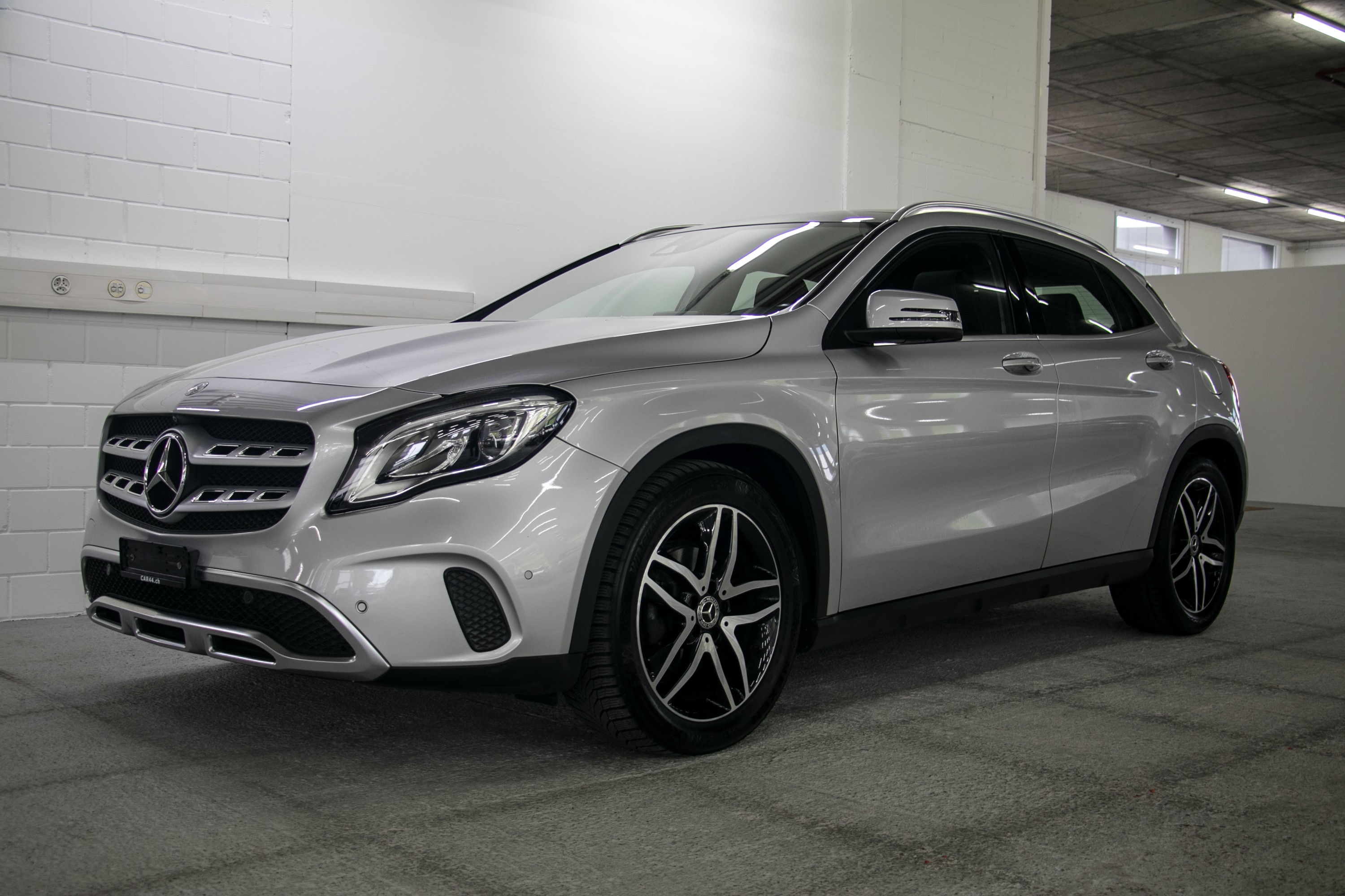 MERCEDES-BENZ GLA 200 d Swiss Star Edition Urban 4Matic 7G-DCT