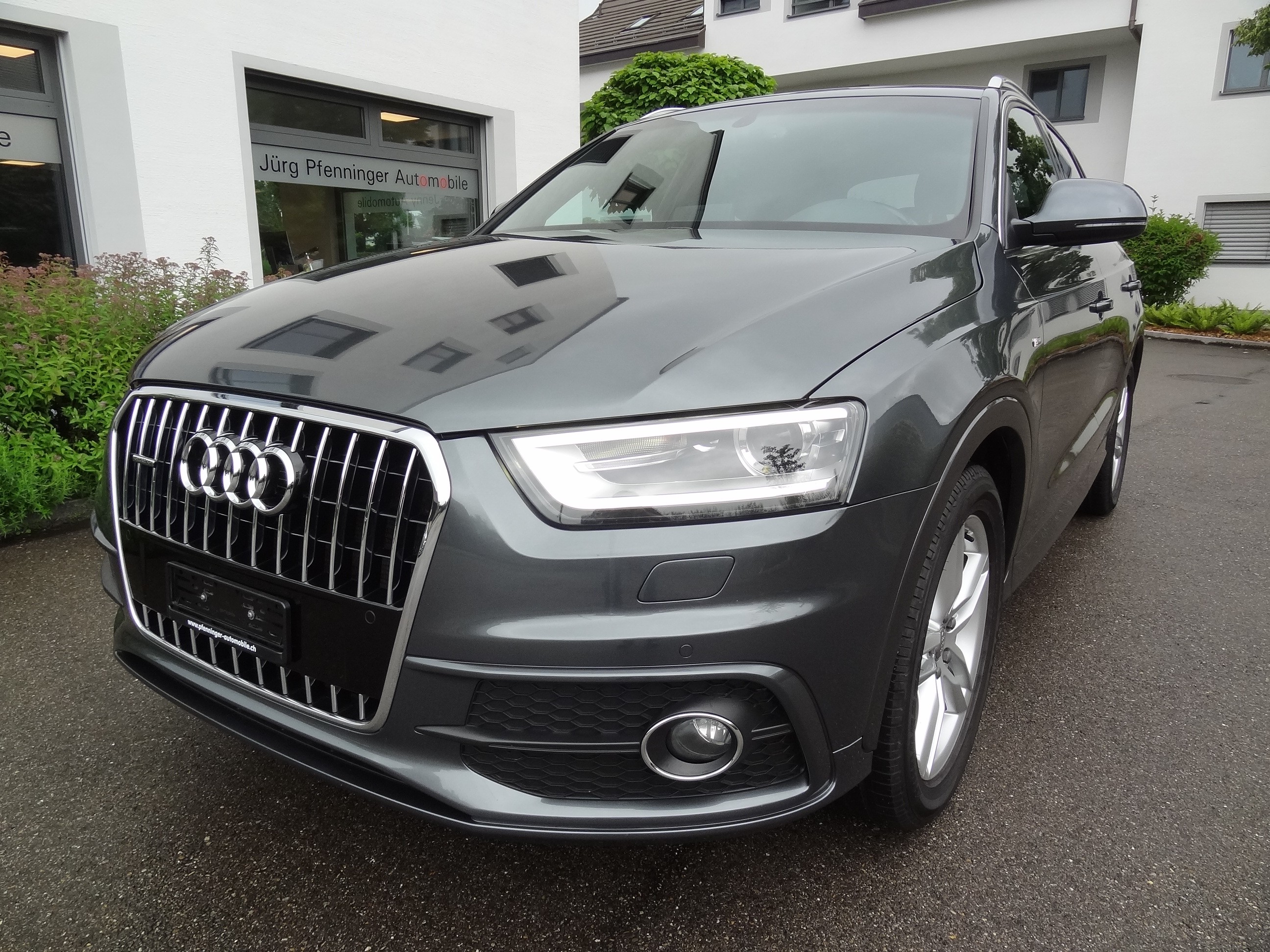 AUDI Q3 2.0 TFSI quattro S-tronic