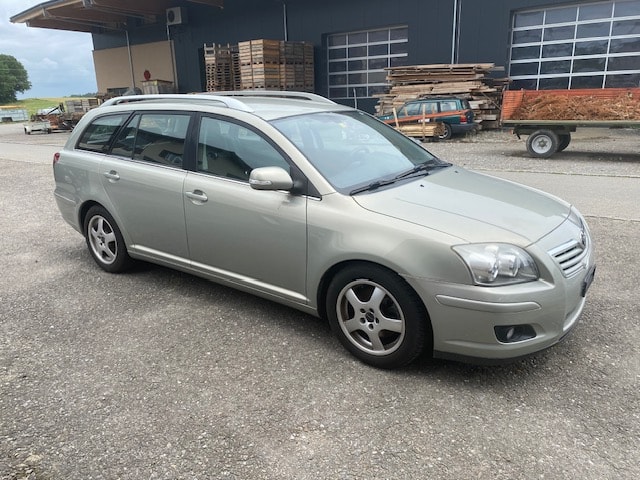 TOYOTA Avensis 2.0 D4 VVT-i Linea Sol Sportswagon