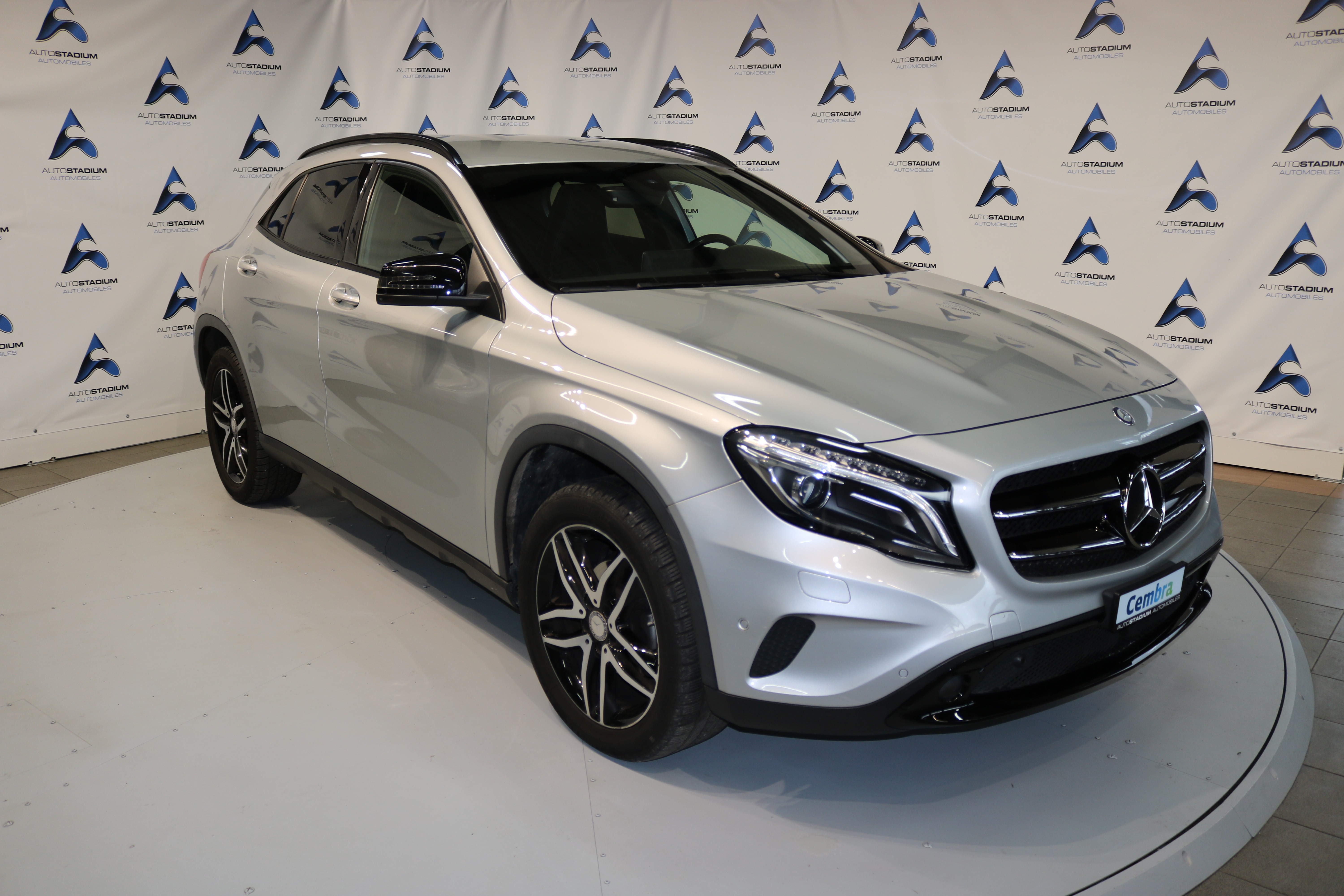 MERCEDES-BENZ GLA 200 Urban 7G-DCT